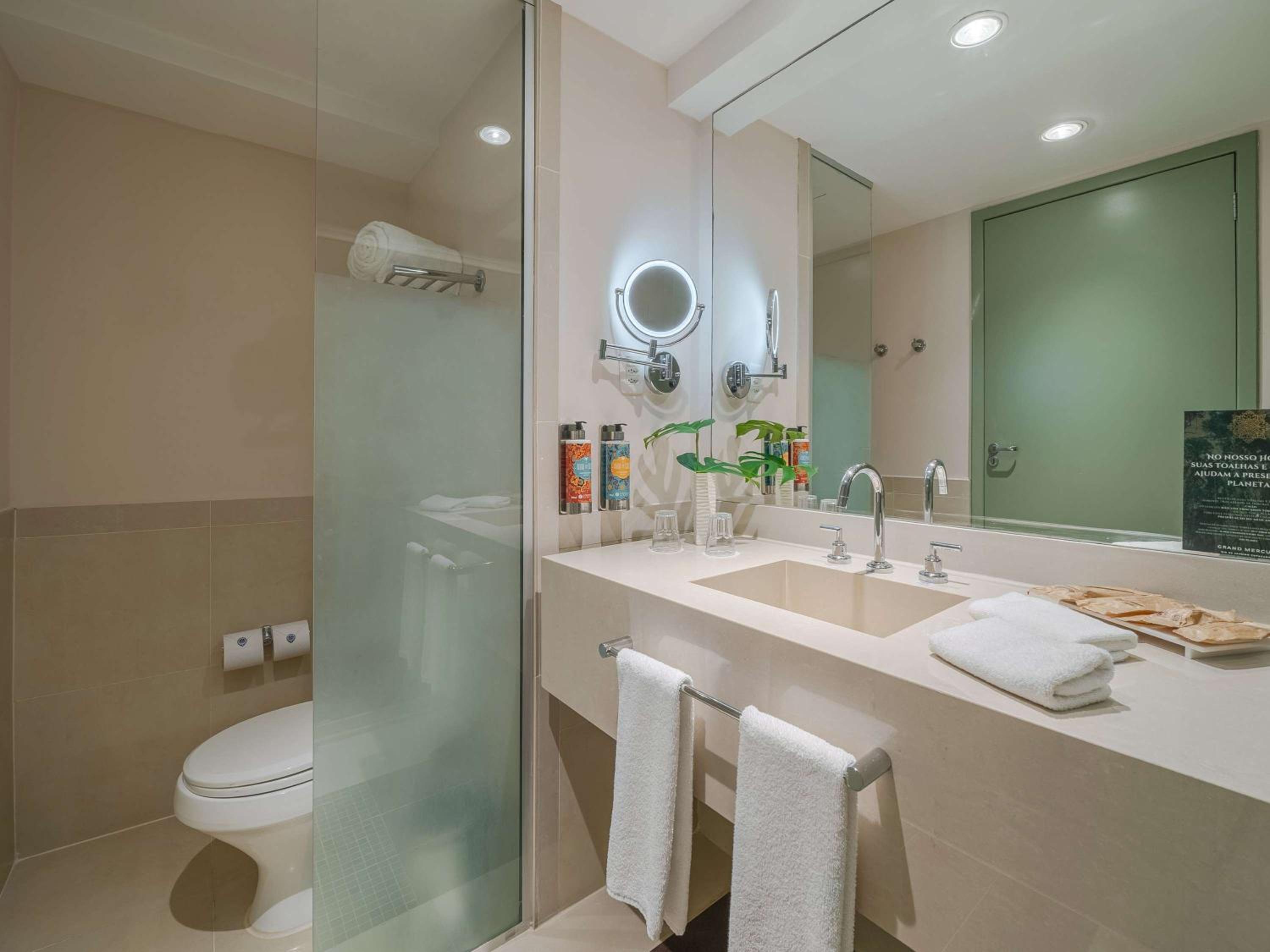 Executive King Room with Partial Frontal Sea View - Photo 4
