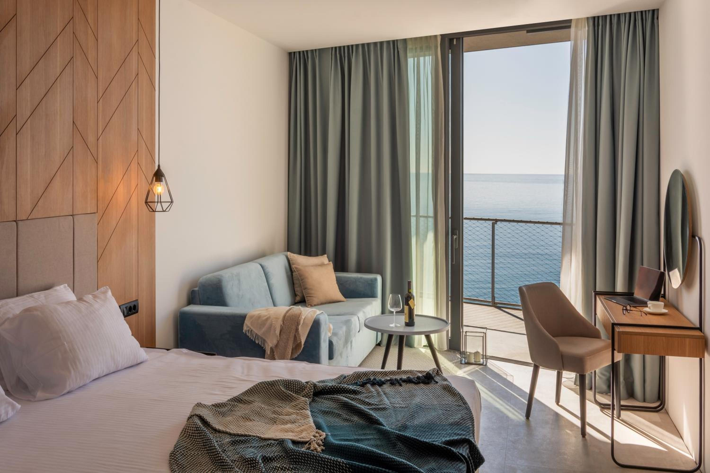 Premium Room with Sea View and Extra Bed photo 1