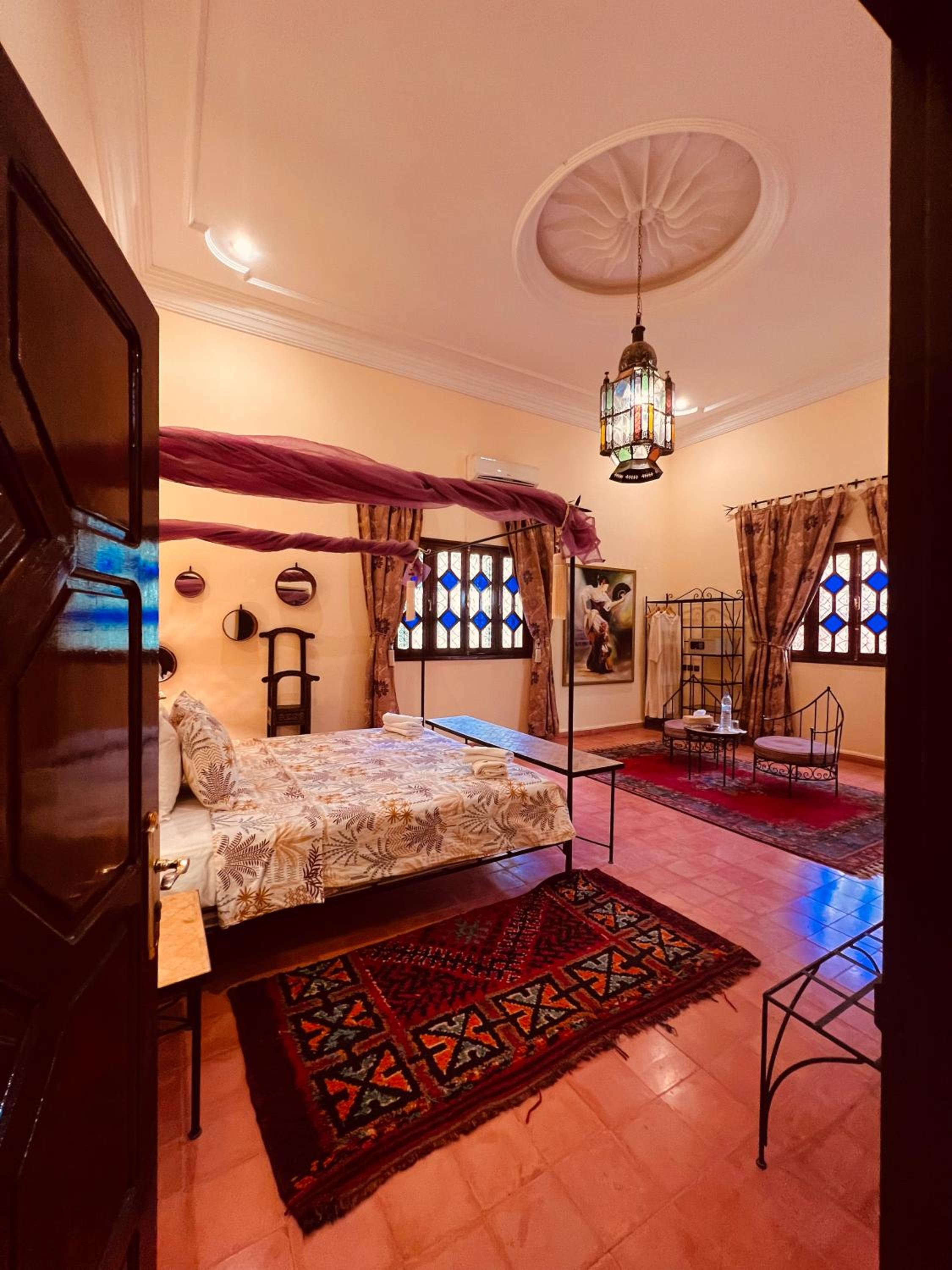 Suite with Pool View - Photo 3