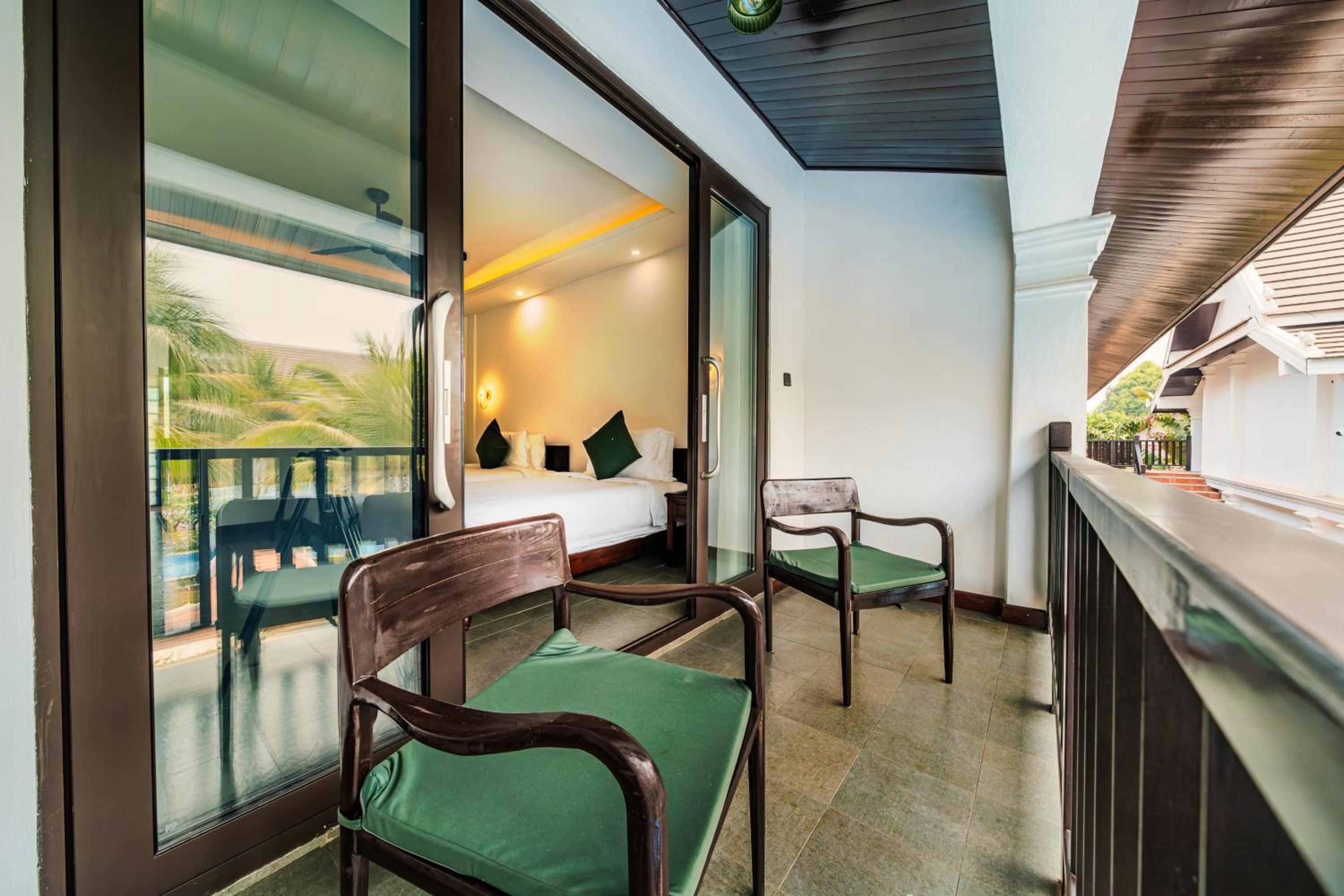 Twin Room with Pool View - Photo 20