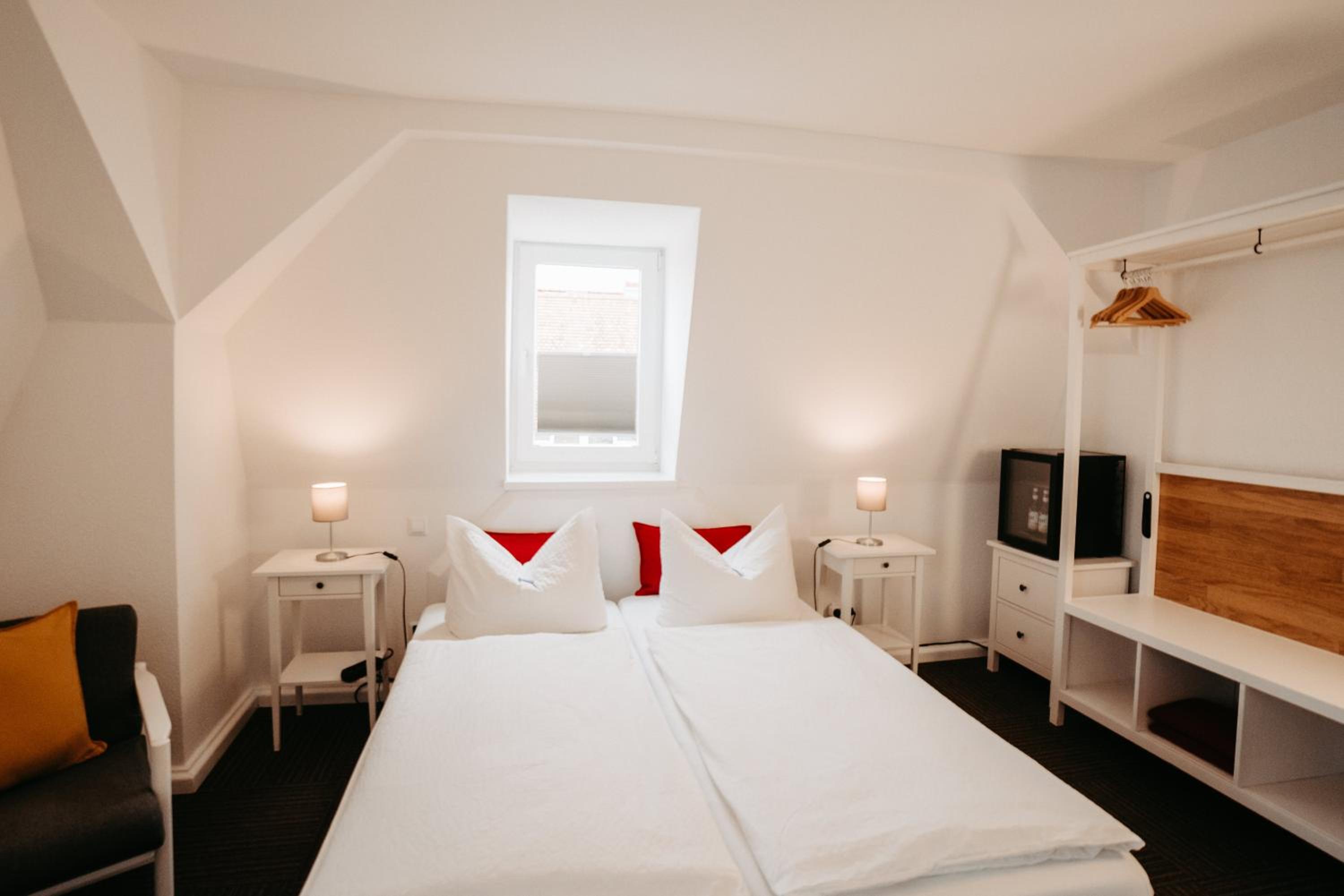 Double Room - Photo 4