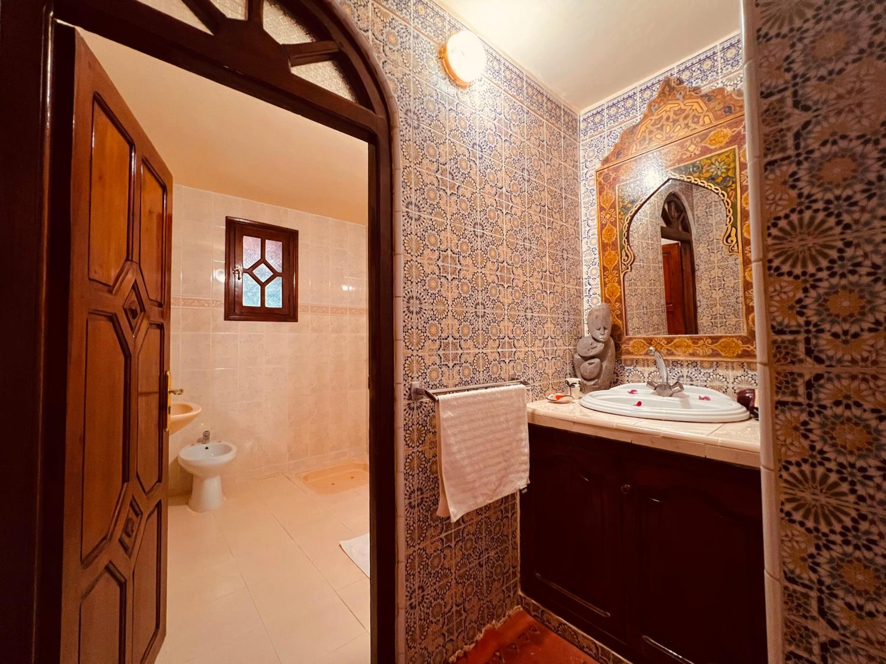 Junior Suite with Garden View - Photo 8