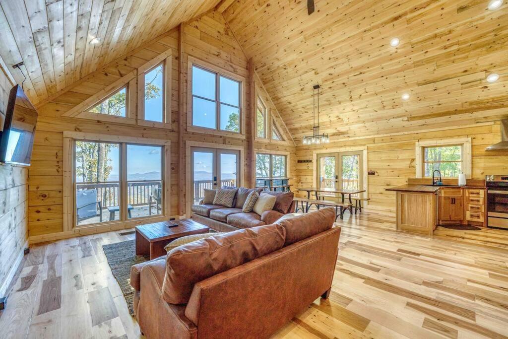 Four-Bedroom House photo 2