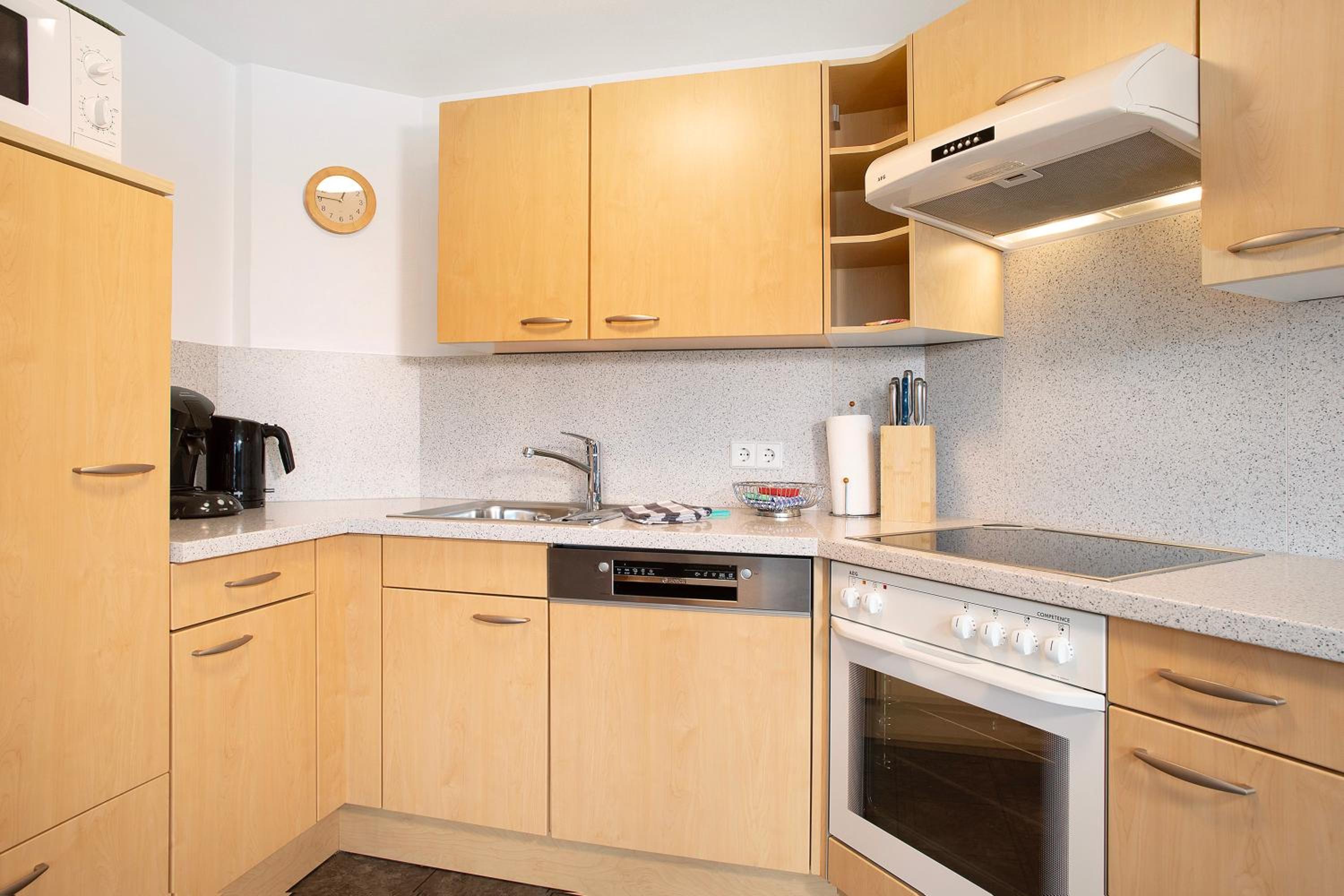 Superior One-Bedroom Apartment With Balcony photo 2