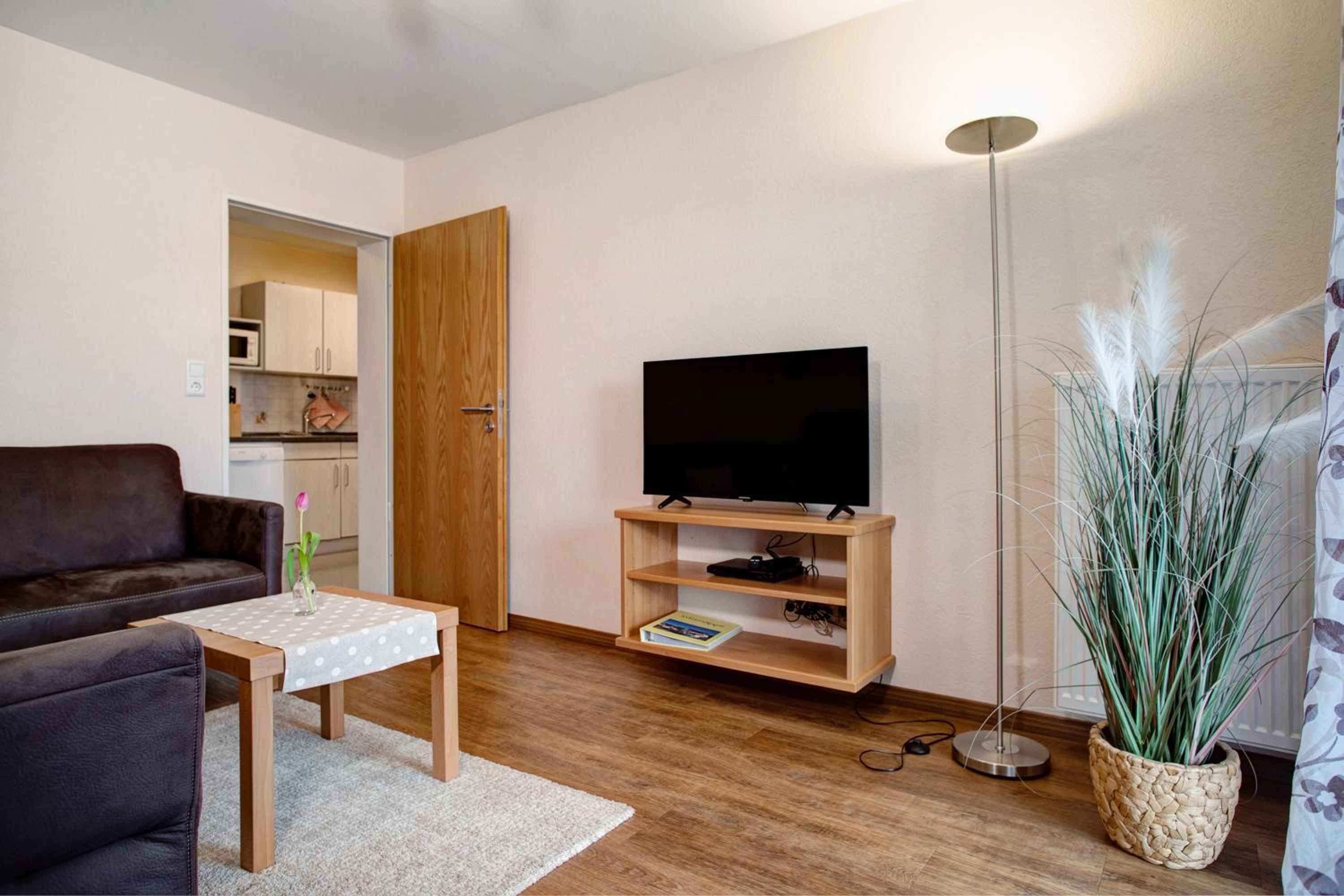 Two-Bedroom Deluxe Apartment with Garden View photo 2