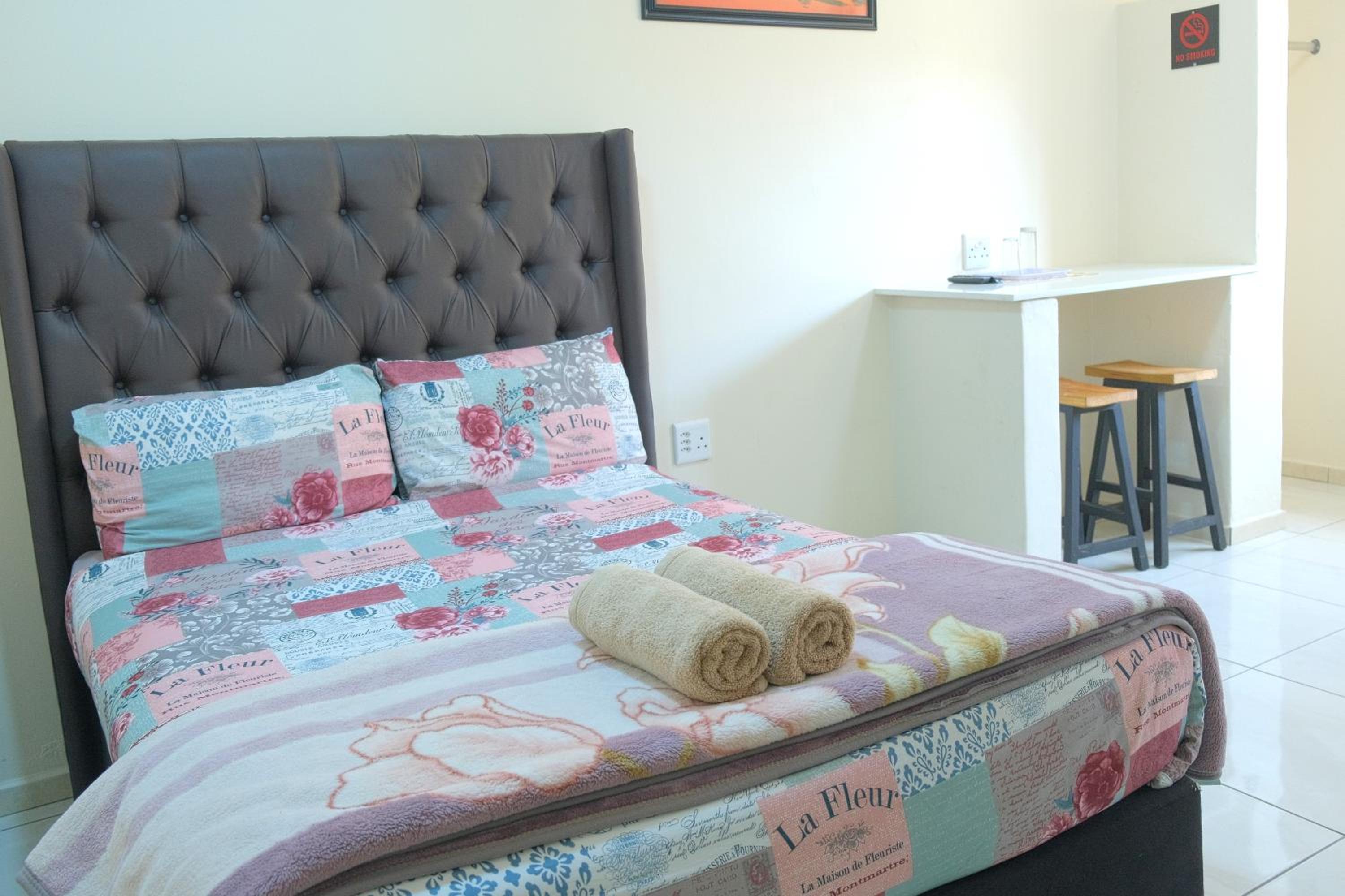 Double Room with Private Bathroom photo 2