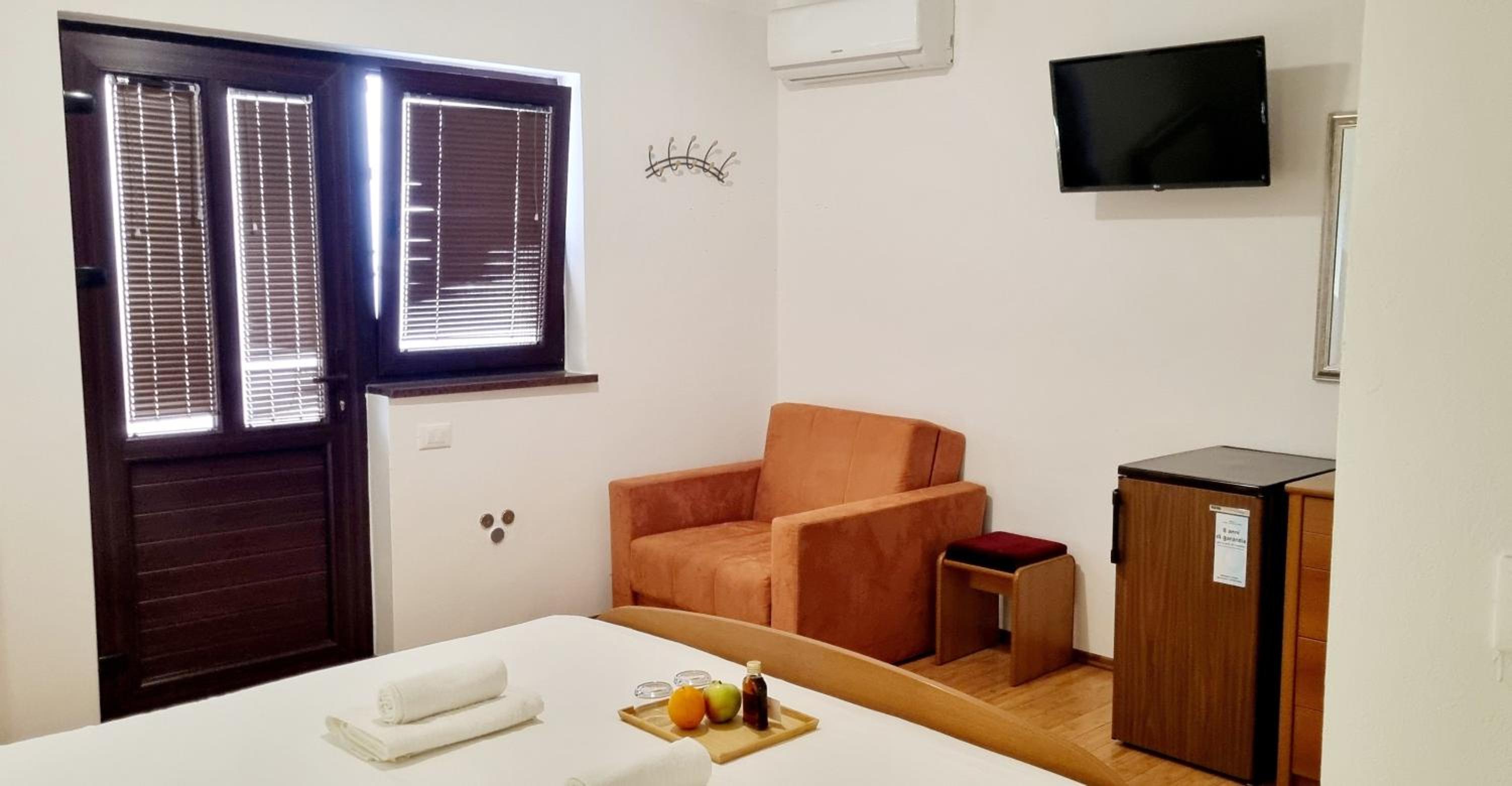 Double Room with Private Bathroom photo 3