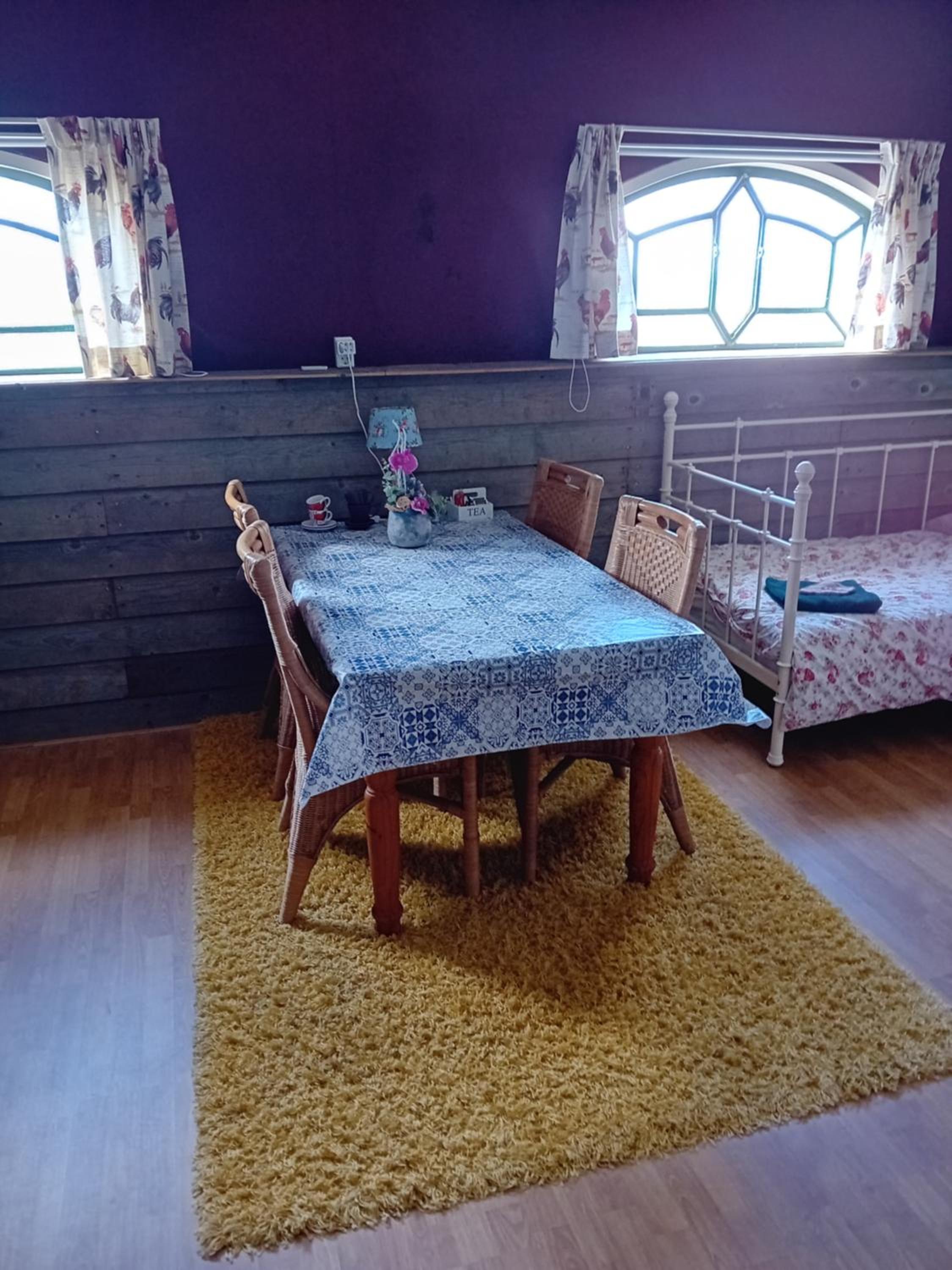 Family Room with Bathroom photo 3