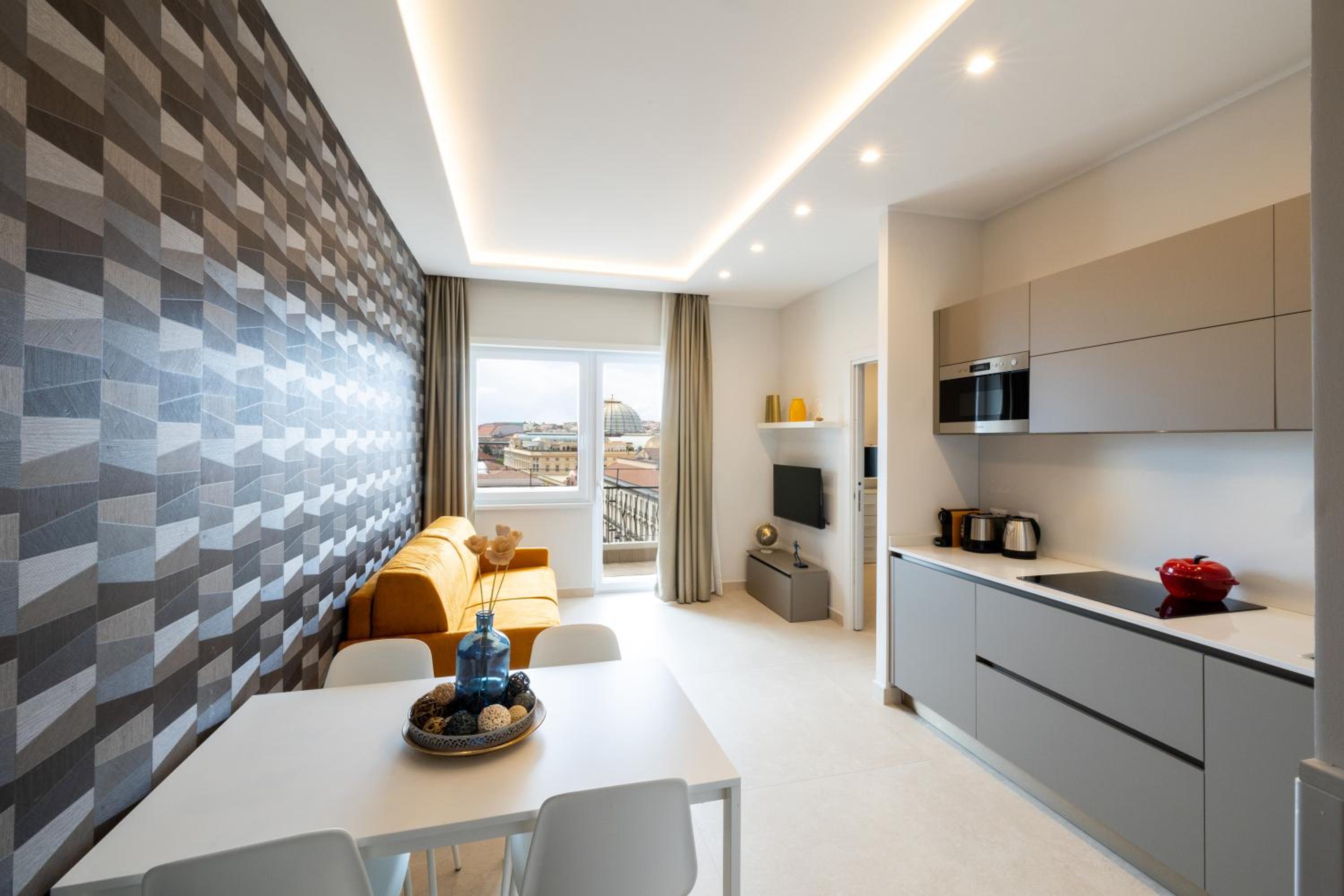 One-Bedroom Apartment with Sea View photo 3
