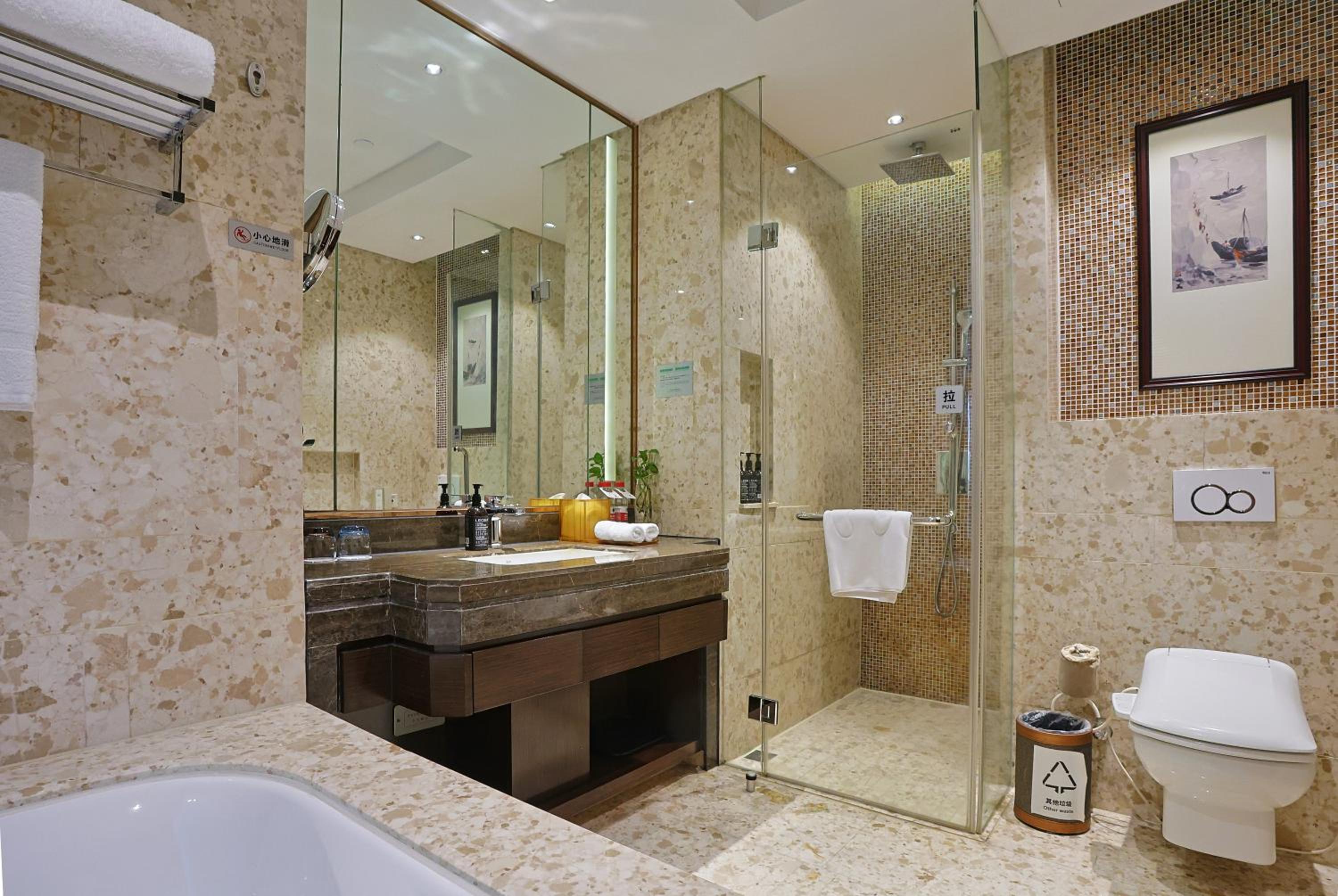 Executive Queen Room with City View photo 2