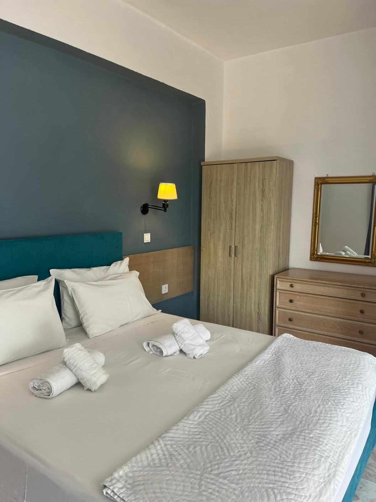 Budget Double Room photo 3