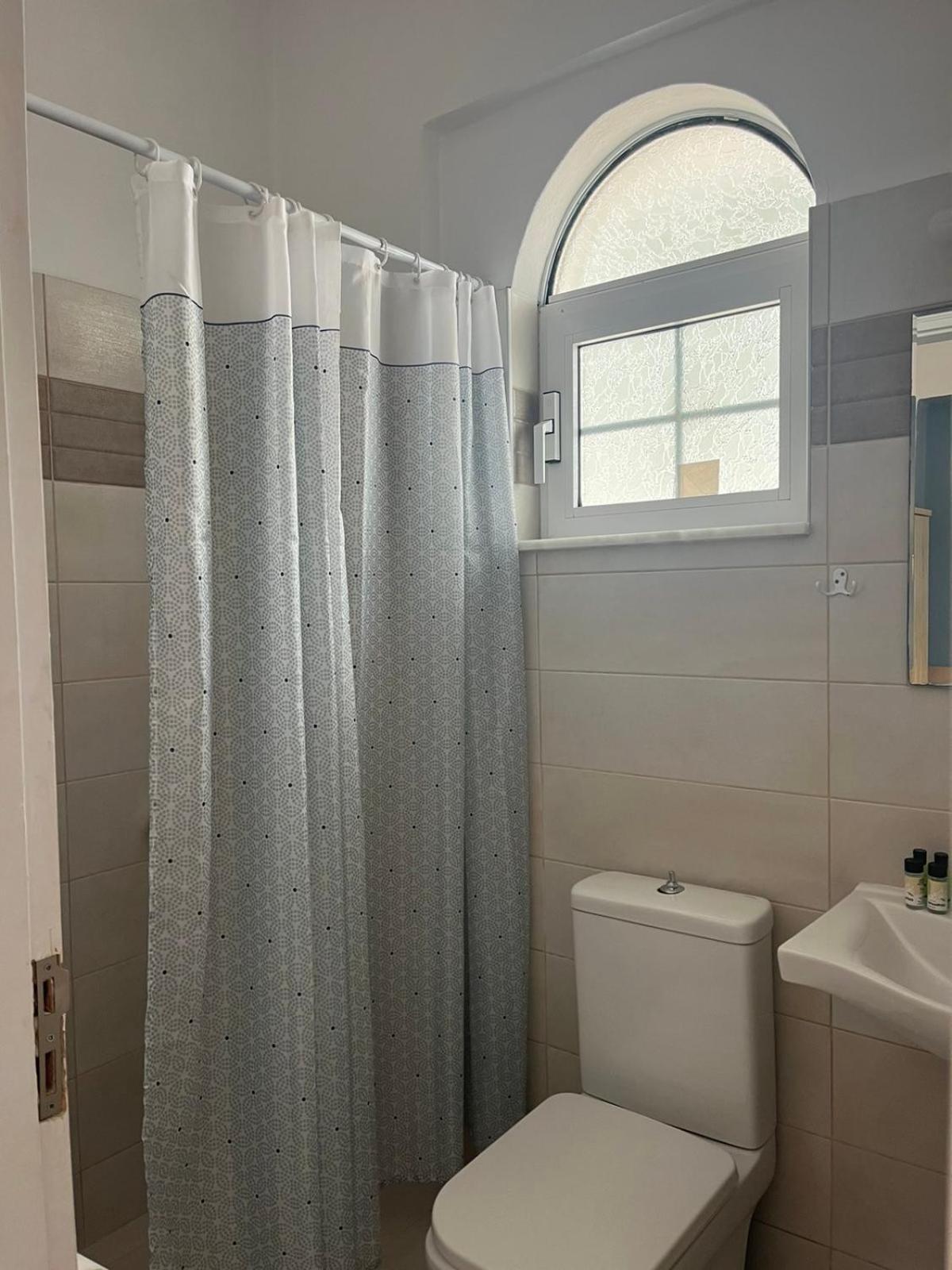 Budget Double Room photo 2