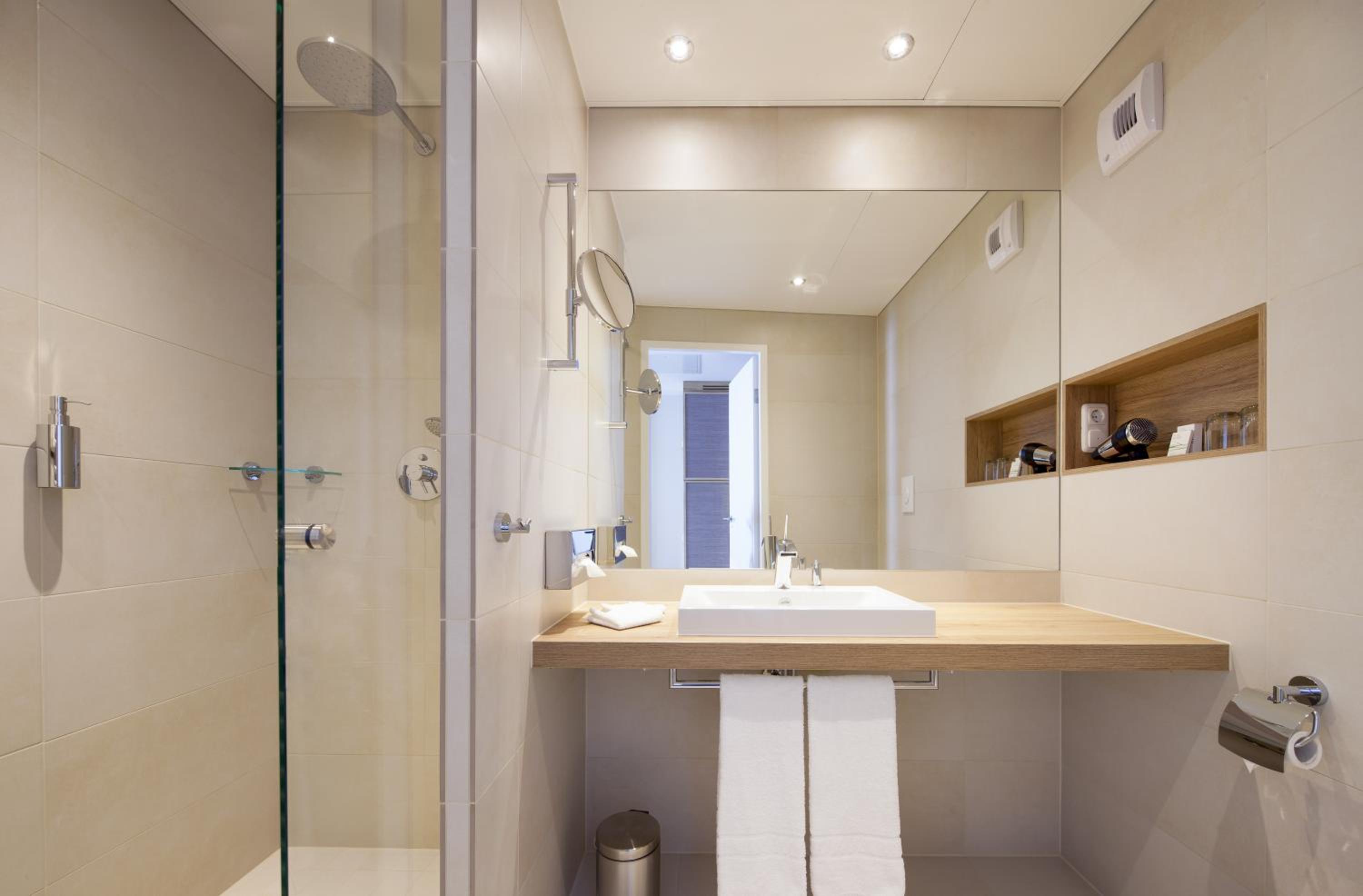 Standard Double Room - Photo 2