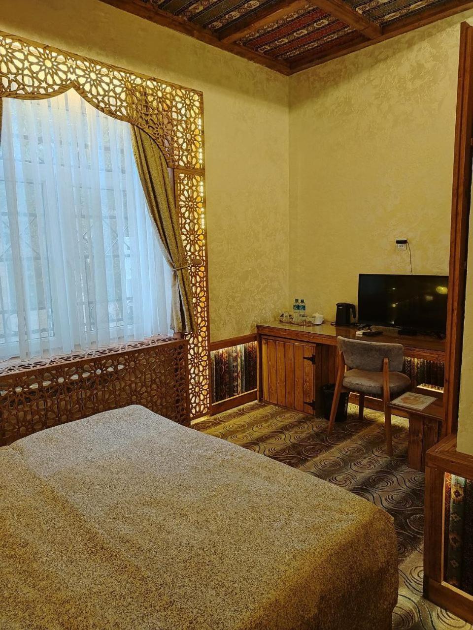 Standard King Room photo 2