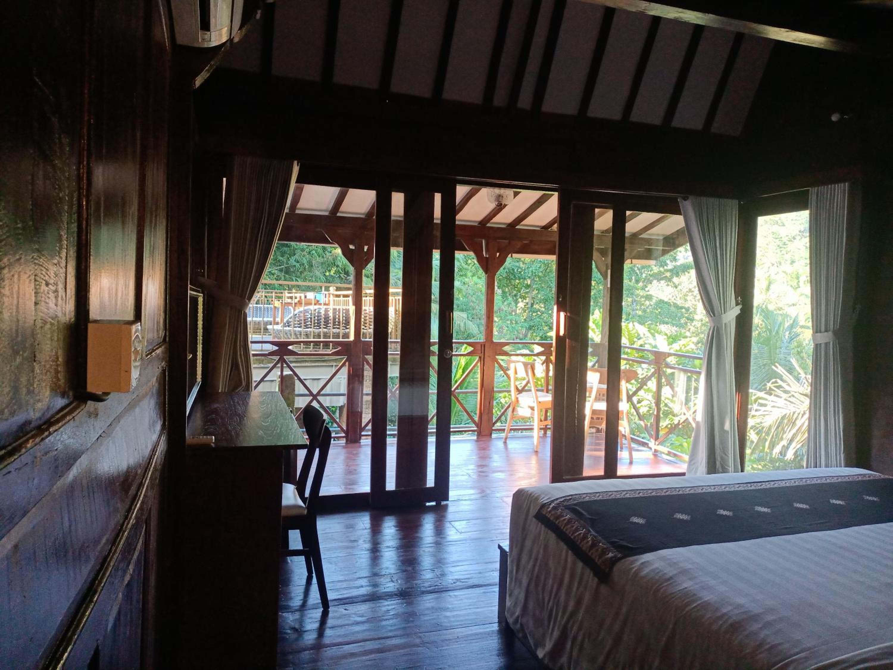 Studio with Mountain View - Photo 1