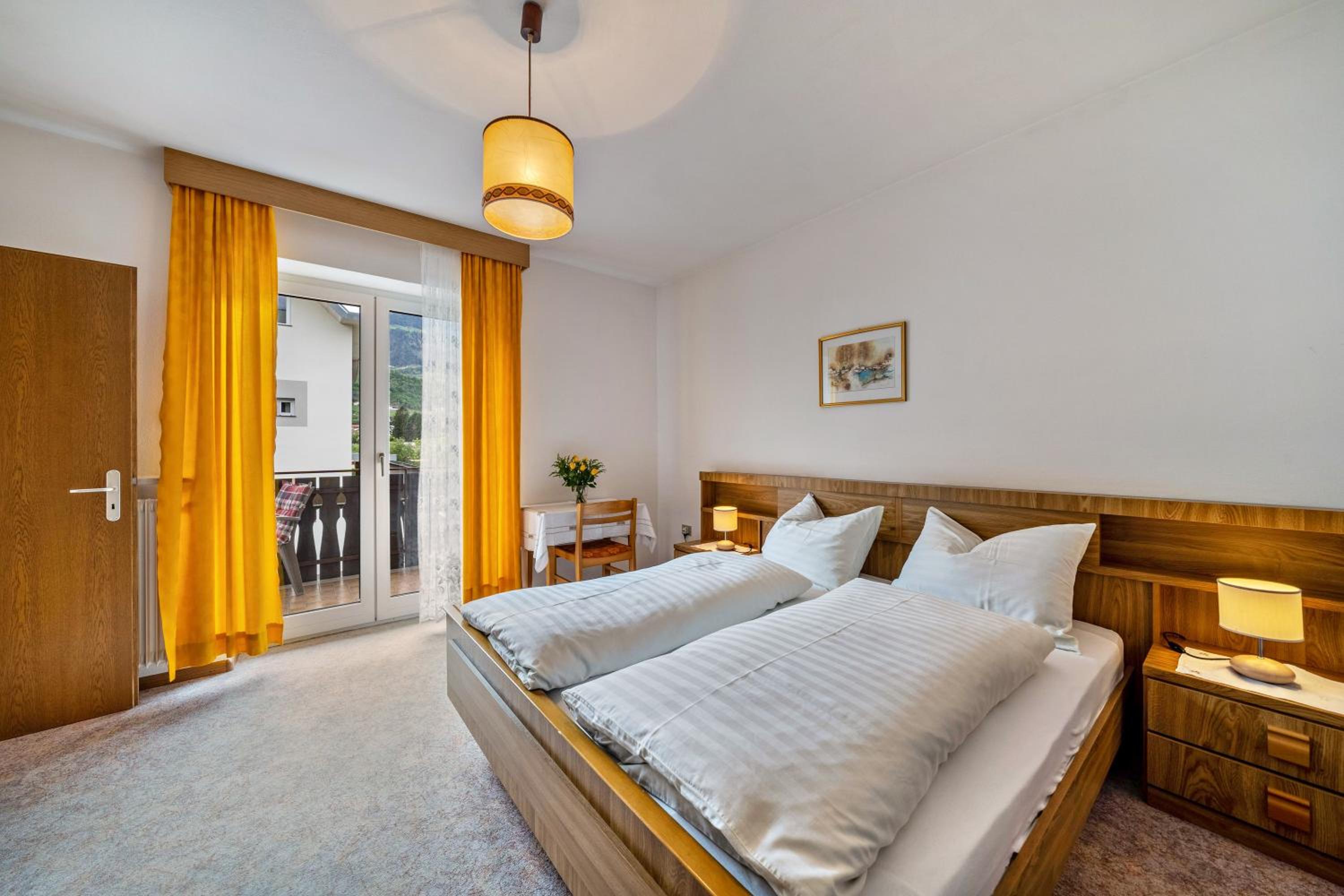 Superior One-Bedroom Apartment with Balcony