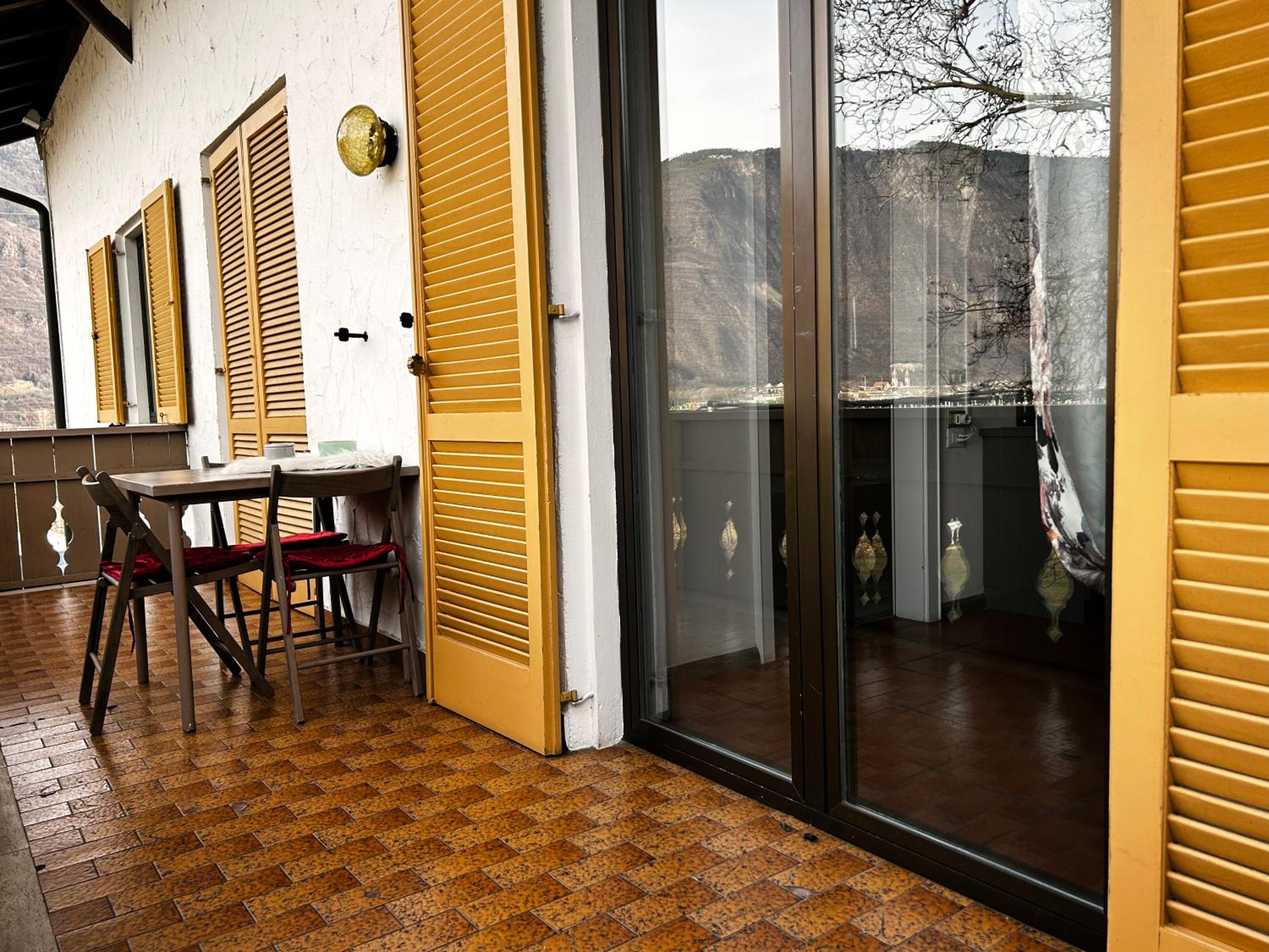 Apartment photo 2