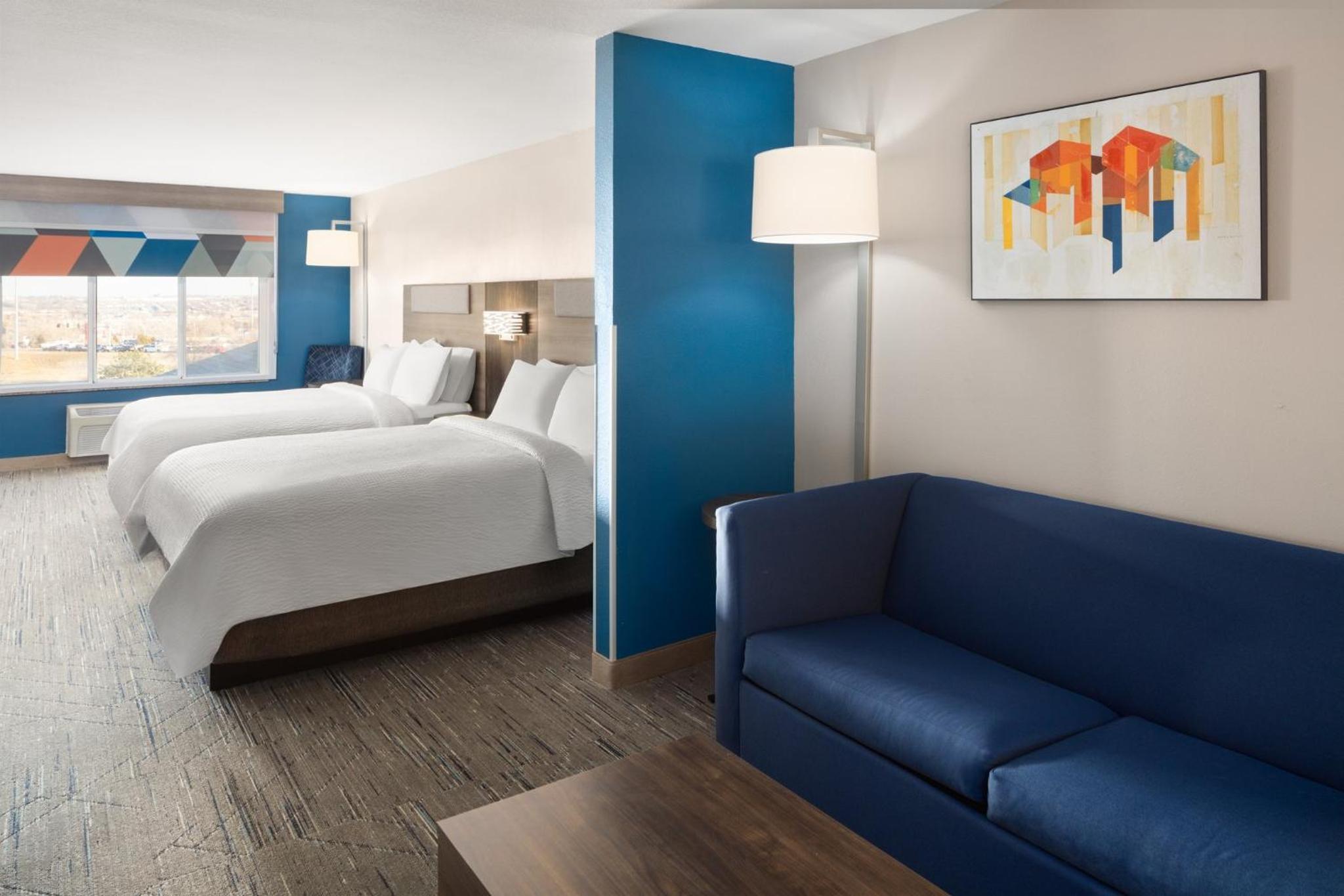 Queen Suite with Two Queen Beds - Photo 1
