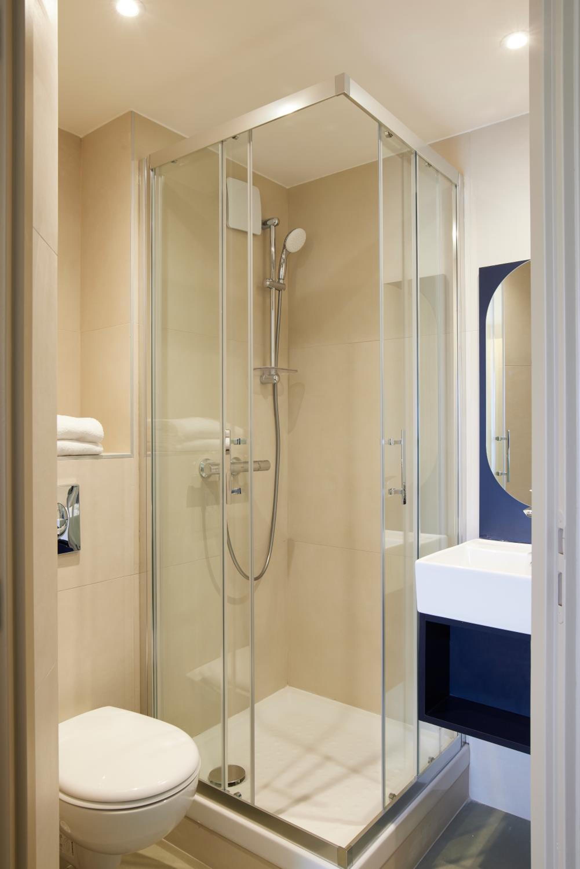 Standard Double Room - Photo 3
