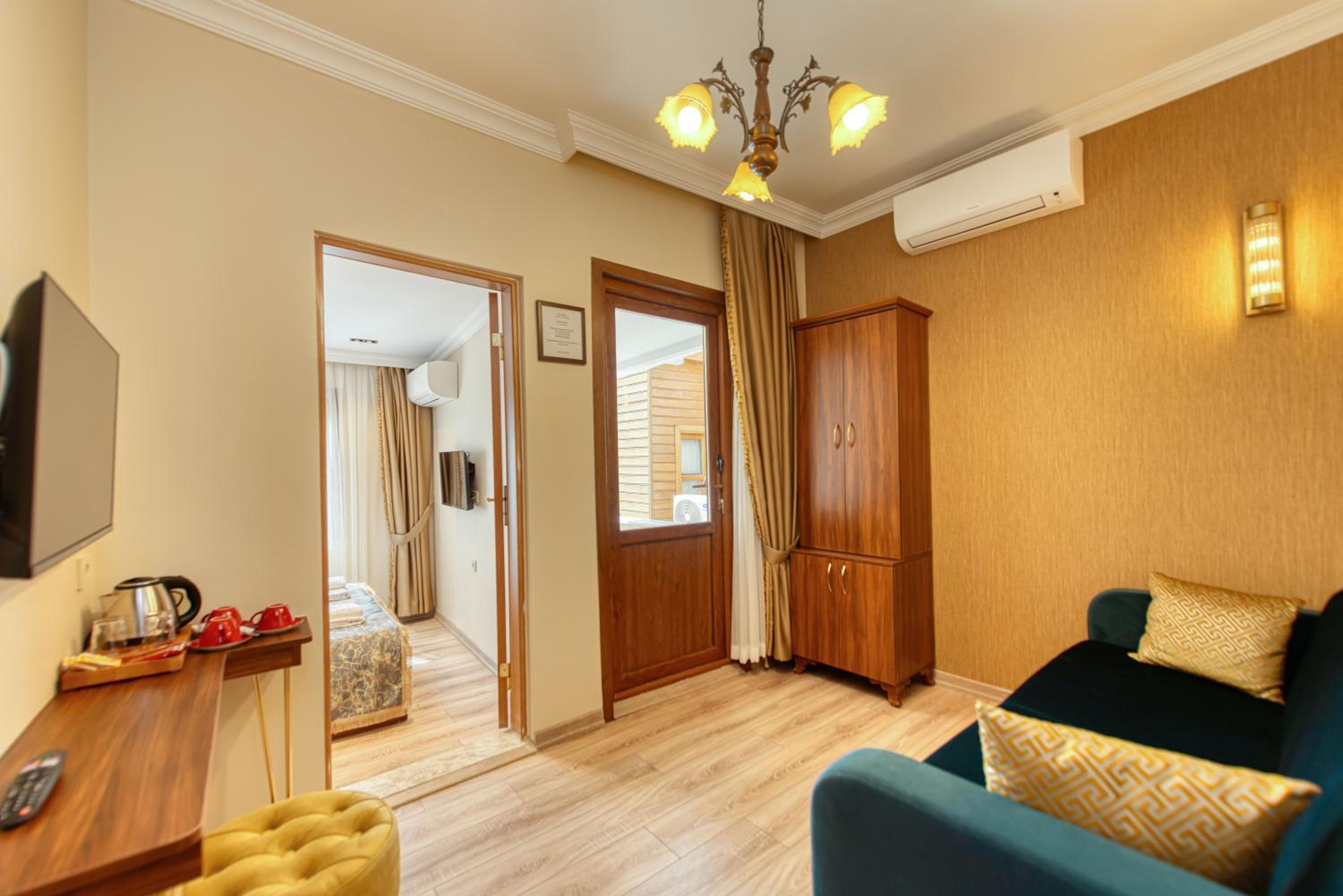 One-Bedroom Suite photo 2