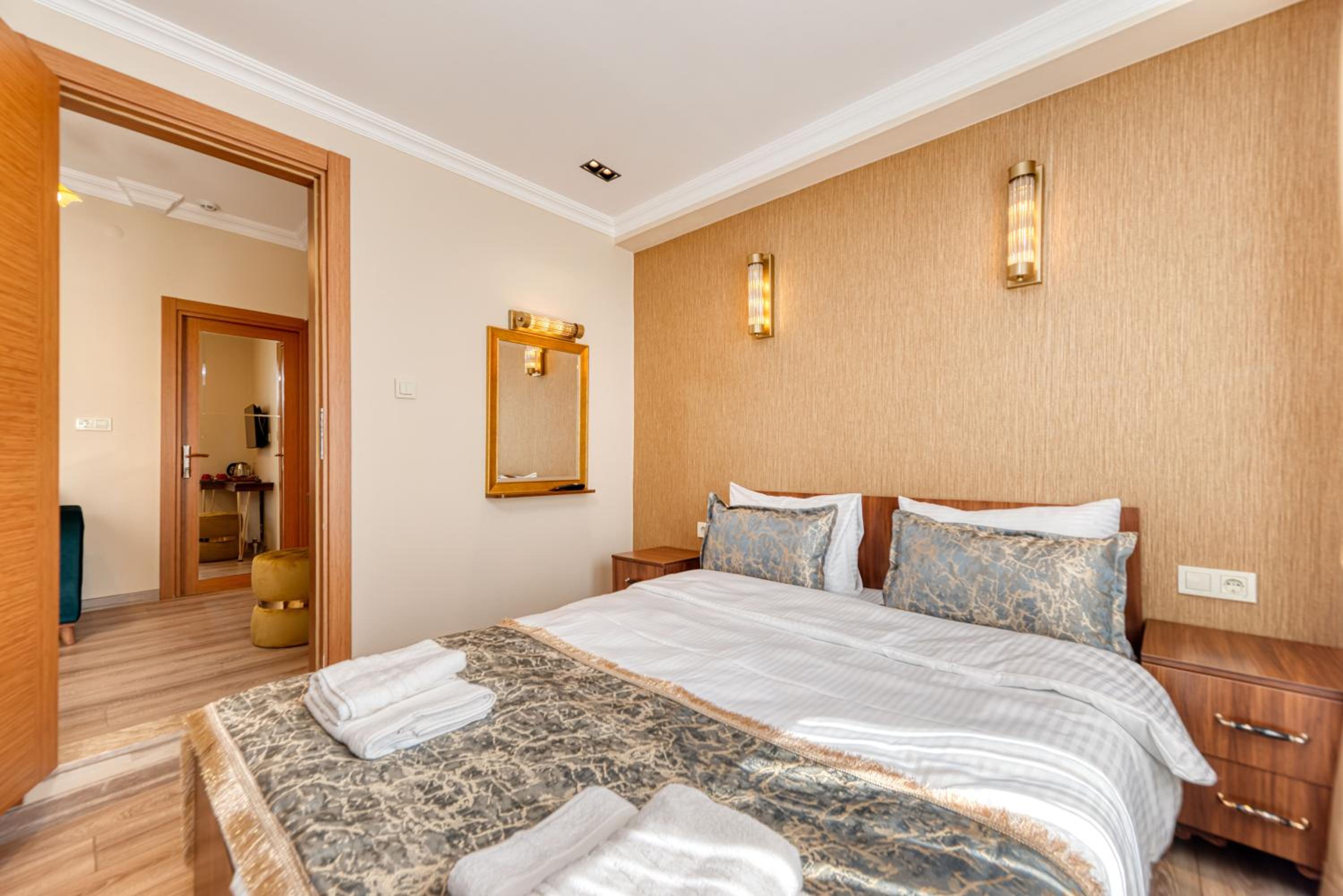 One-Bedroom Suite photo 1