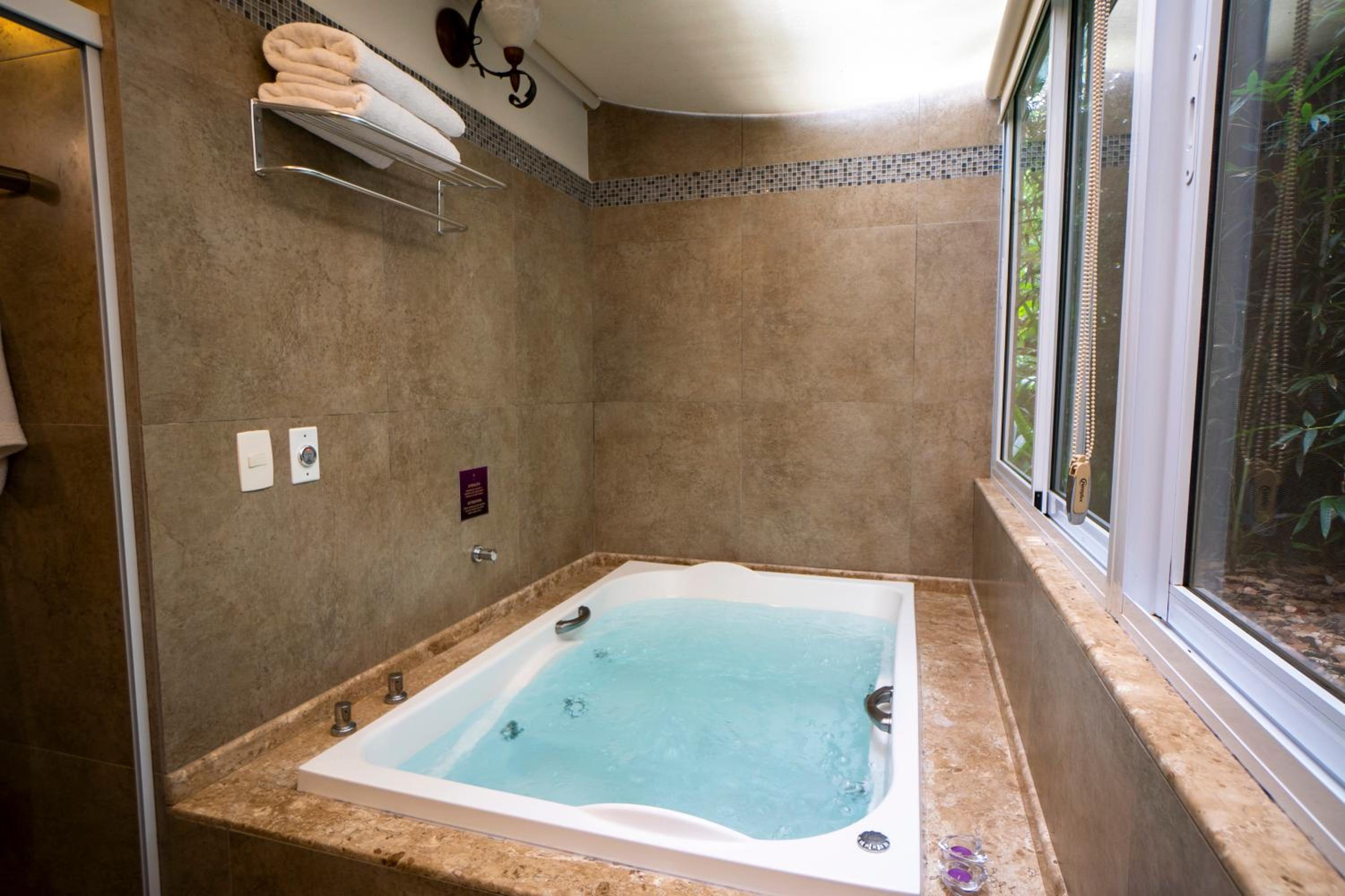 Suite with Spa Bath photo 3