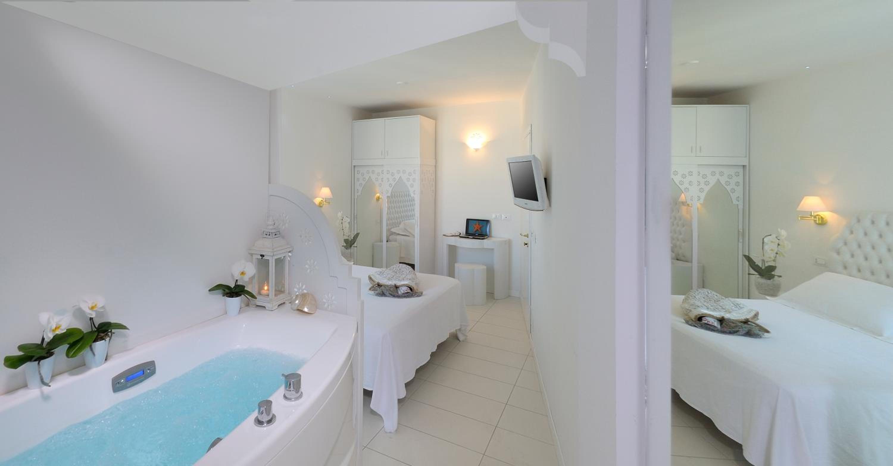 Double Room with Hot Tub
