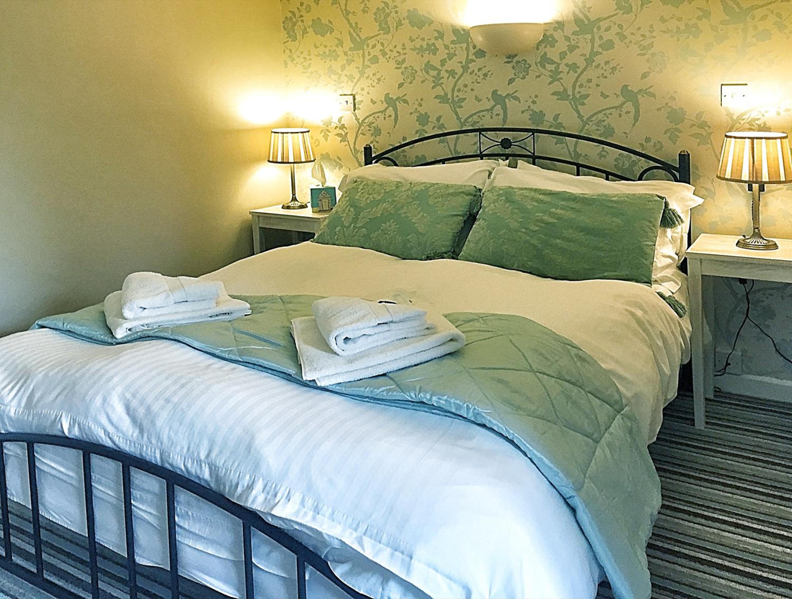 Double Room with Private Bathroom - Photo 1