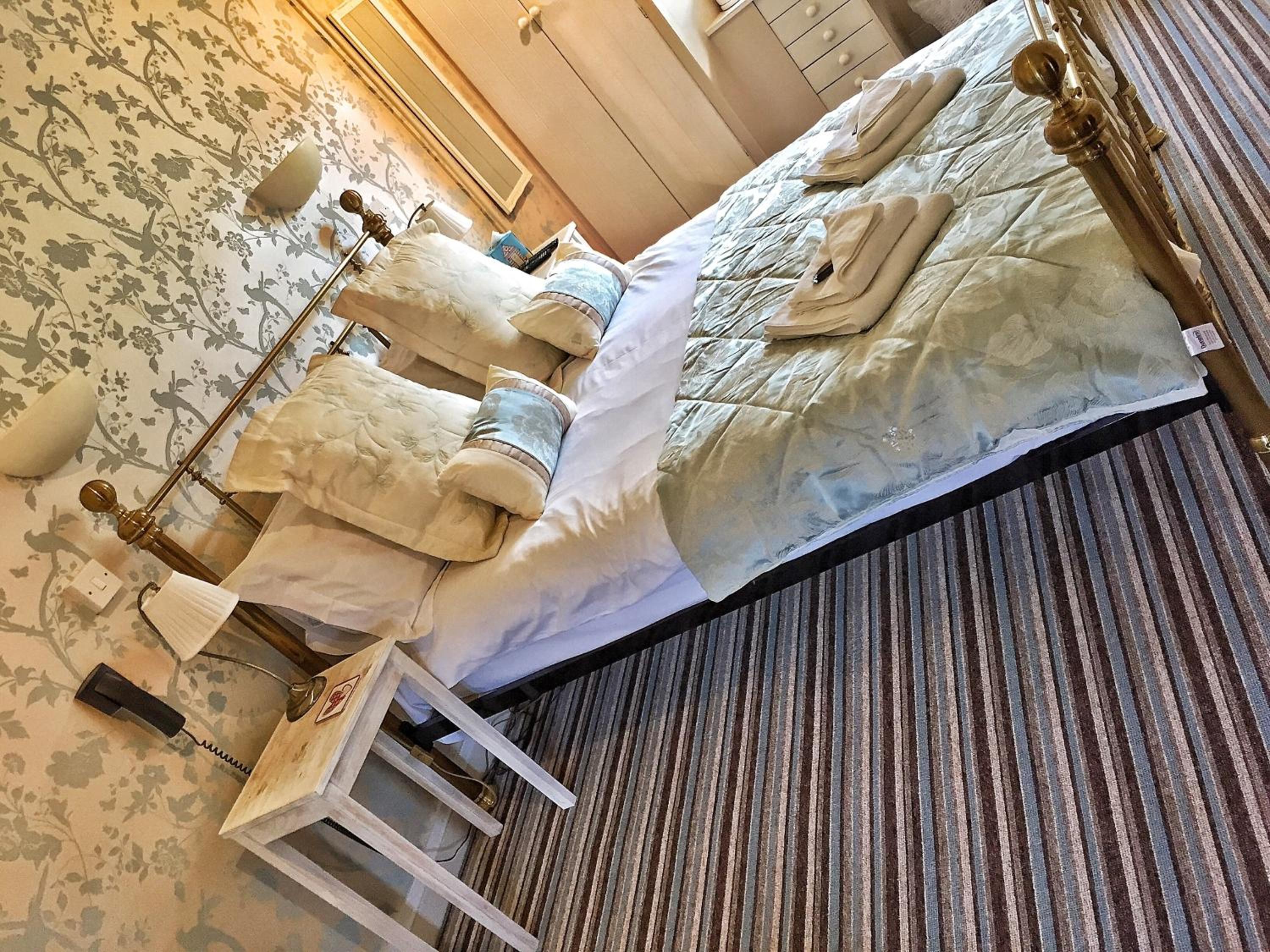 Double or Twin Room with Private Bathroom photo 2