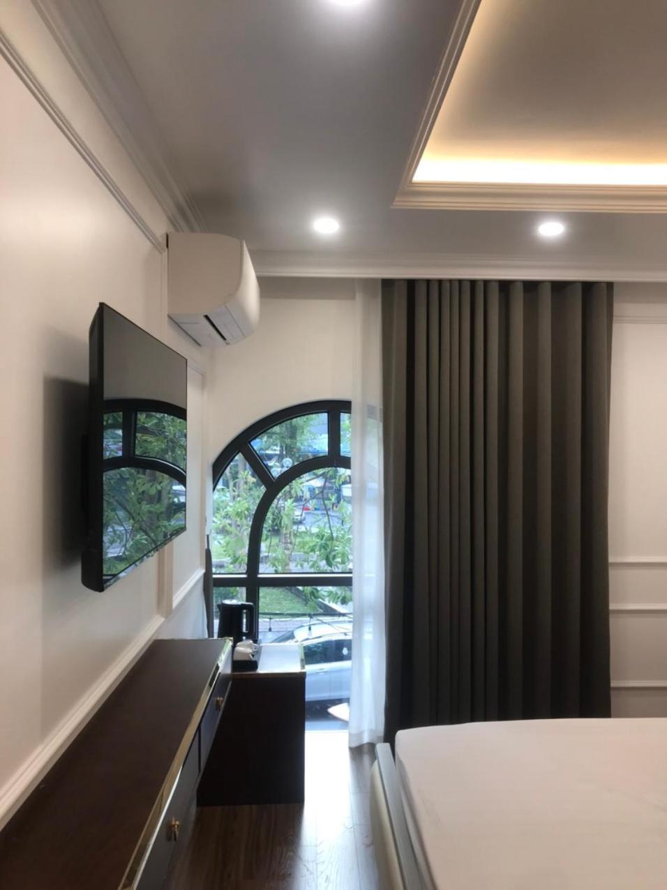 Standard King Room - Photo 14