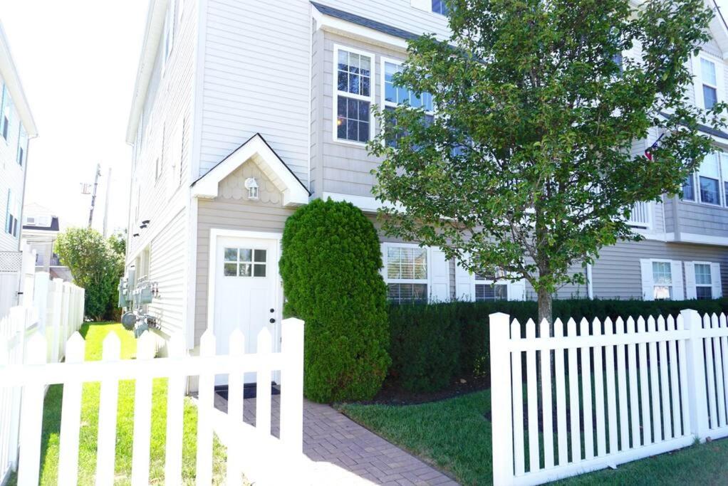 Four-Bedroom House photo 2