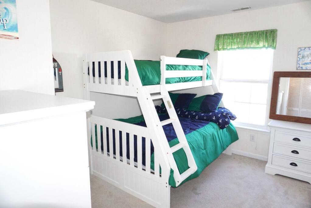 Four-Bedroom House photo 1