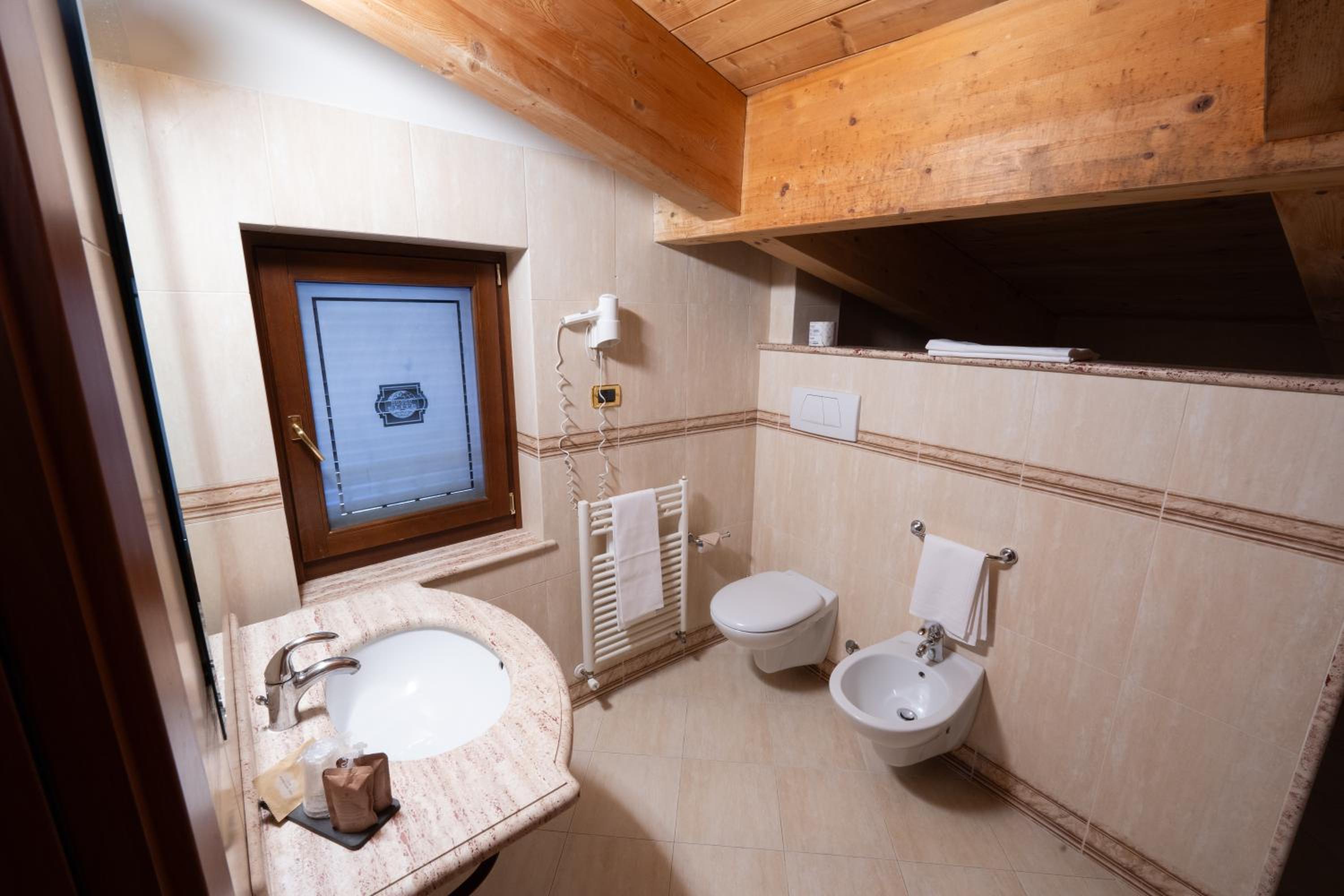 Deluxe Double Room - Photo 6