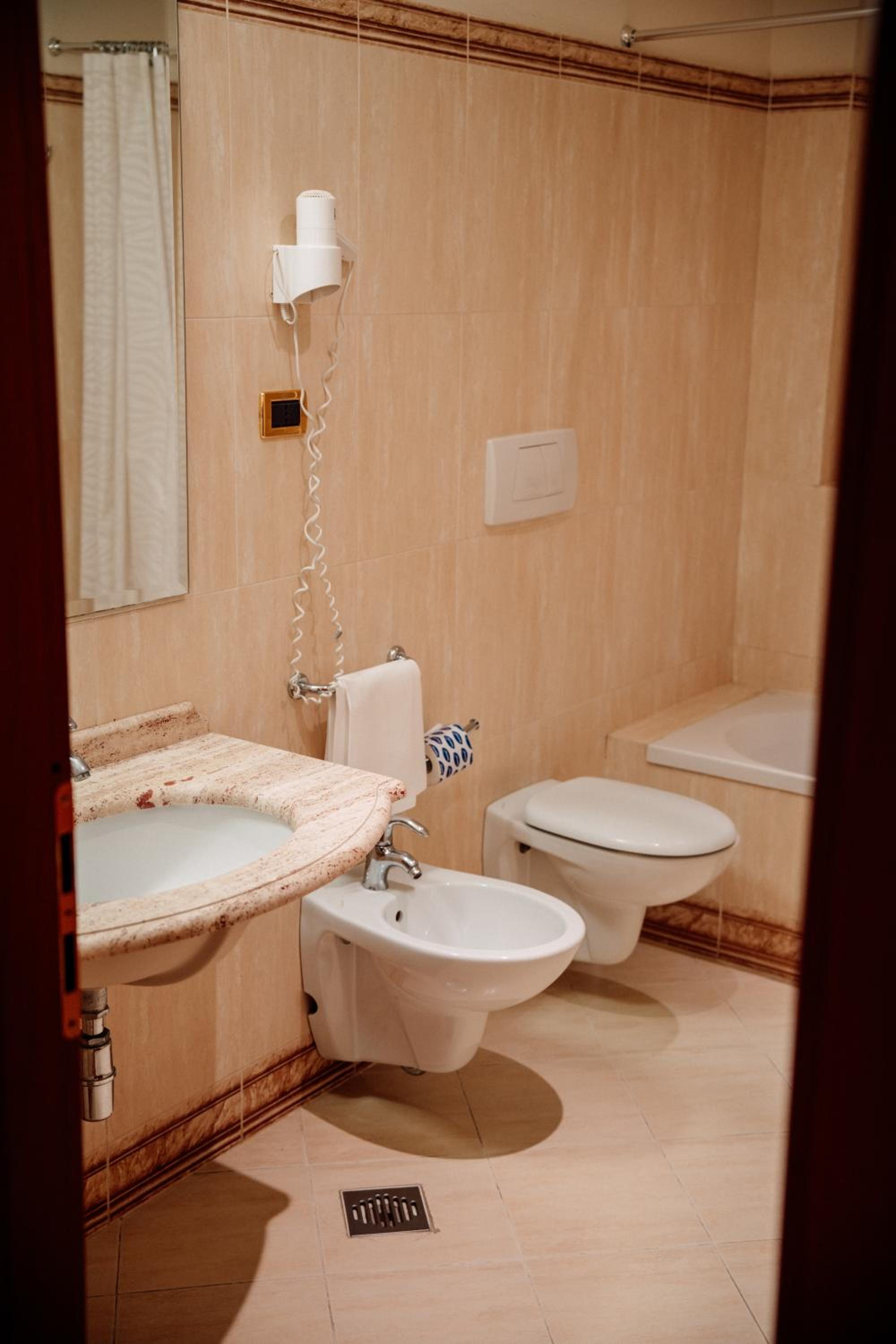 Deluxe Double Room - Photo 5