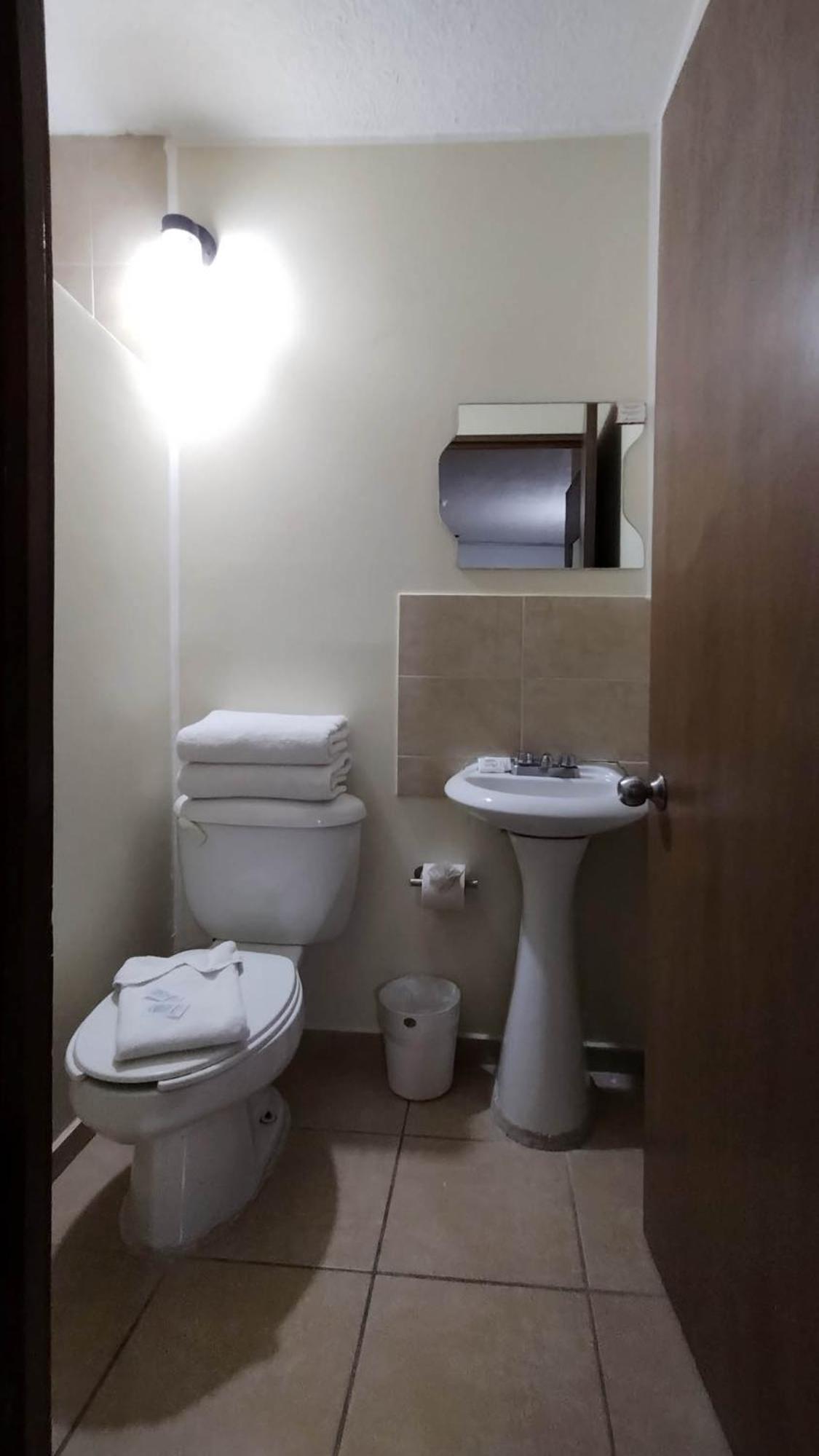 Double Room - Photo 2