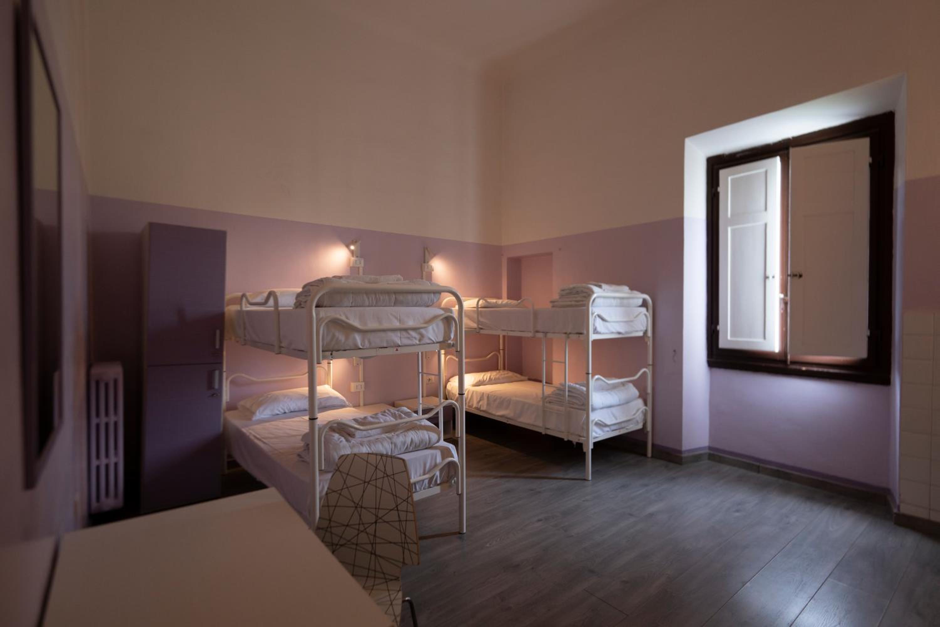 Bed in 4-Bed Mixed Dormitory Room photo 1