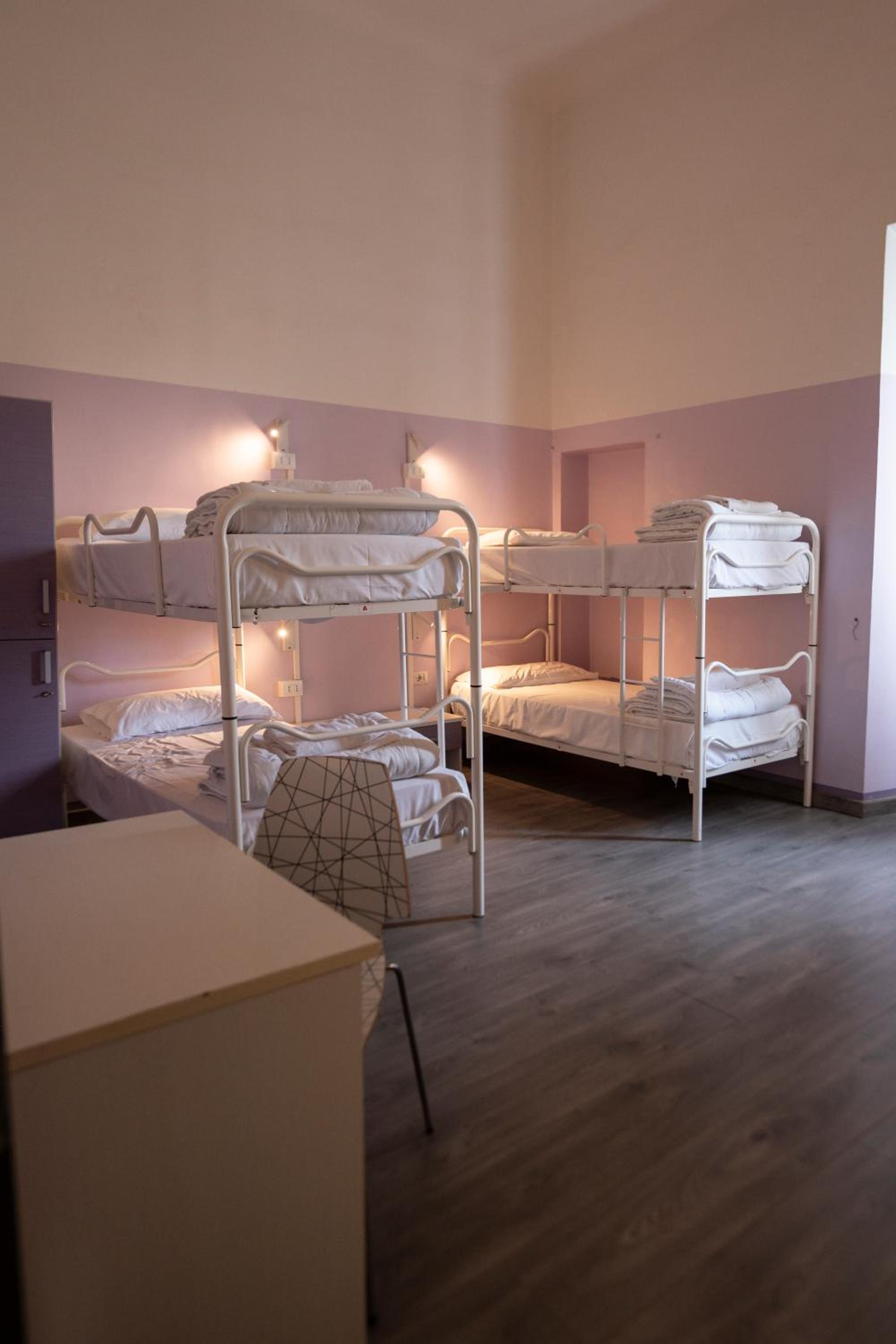 Bed in 4-Bed Mixed Dormitory Room photo 3