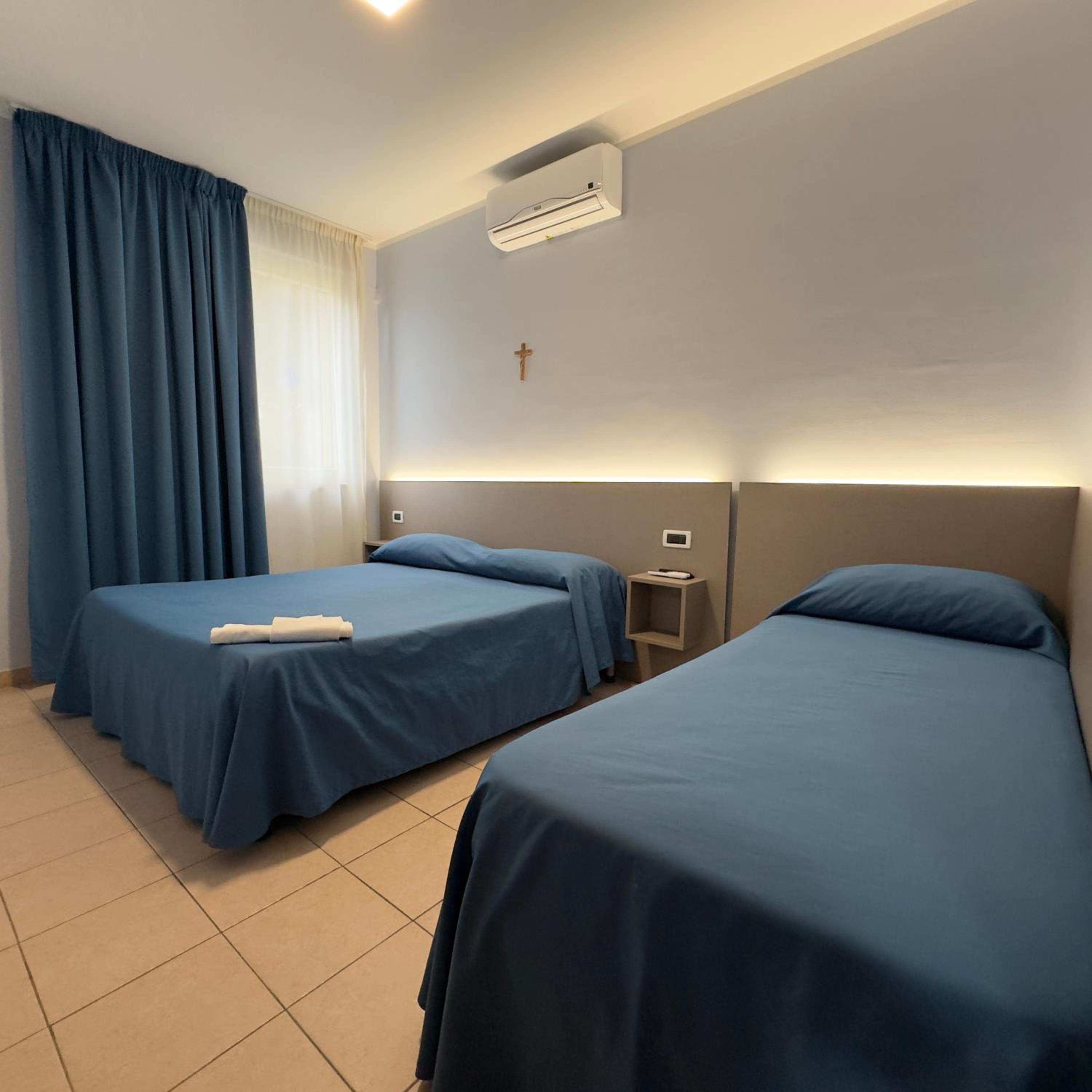 Large Single Room photo 3