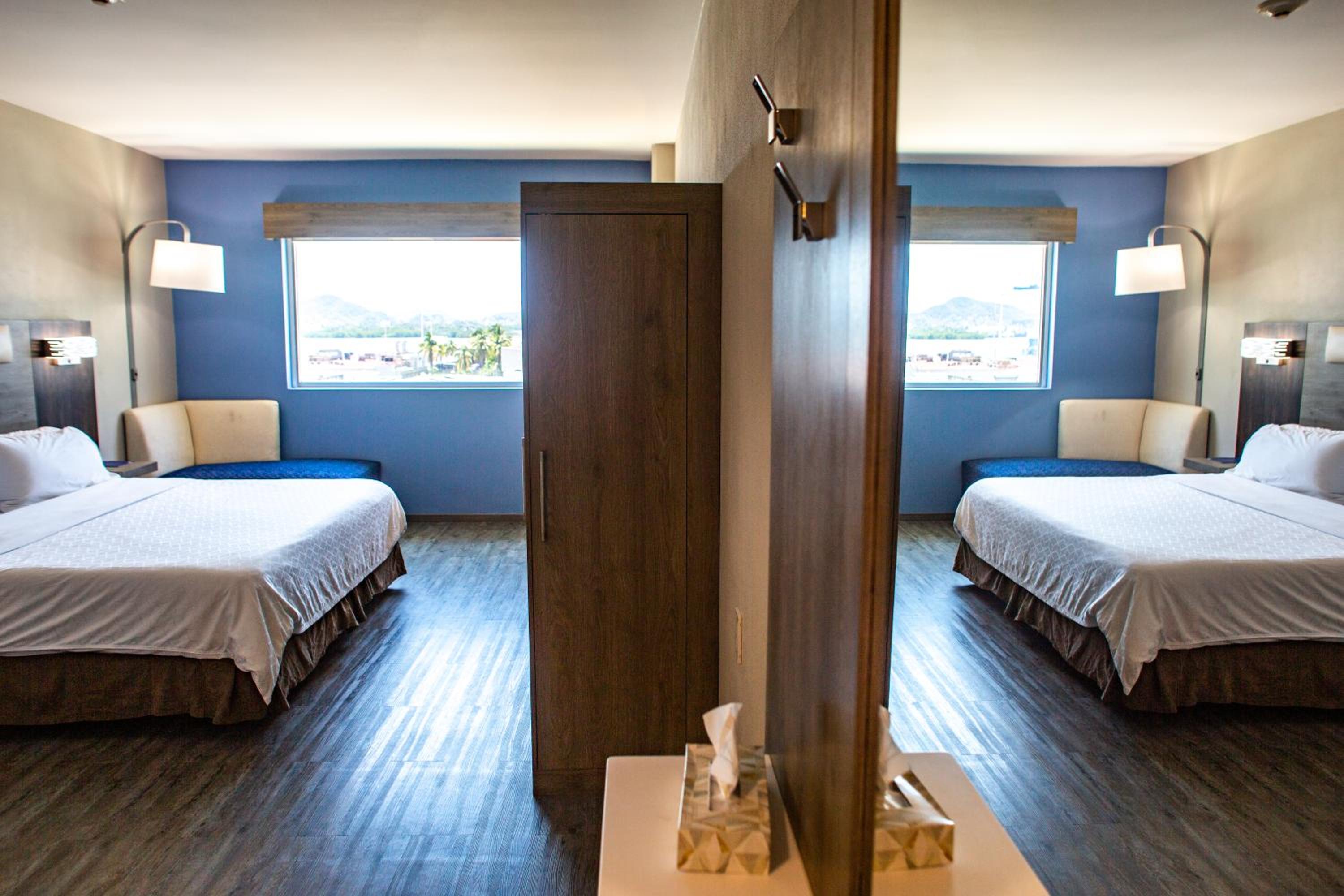 Standard King Room - Photo 1