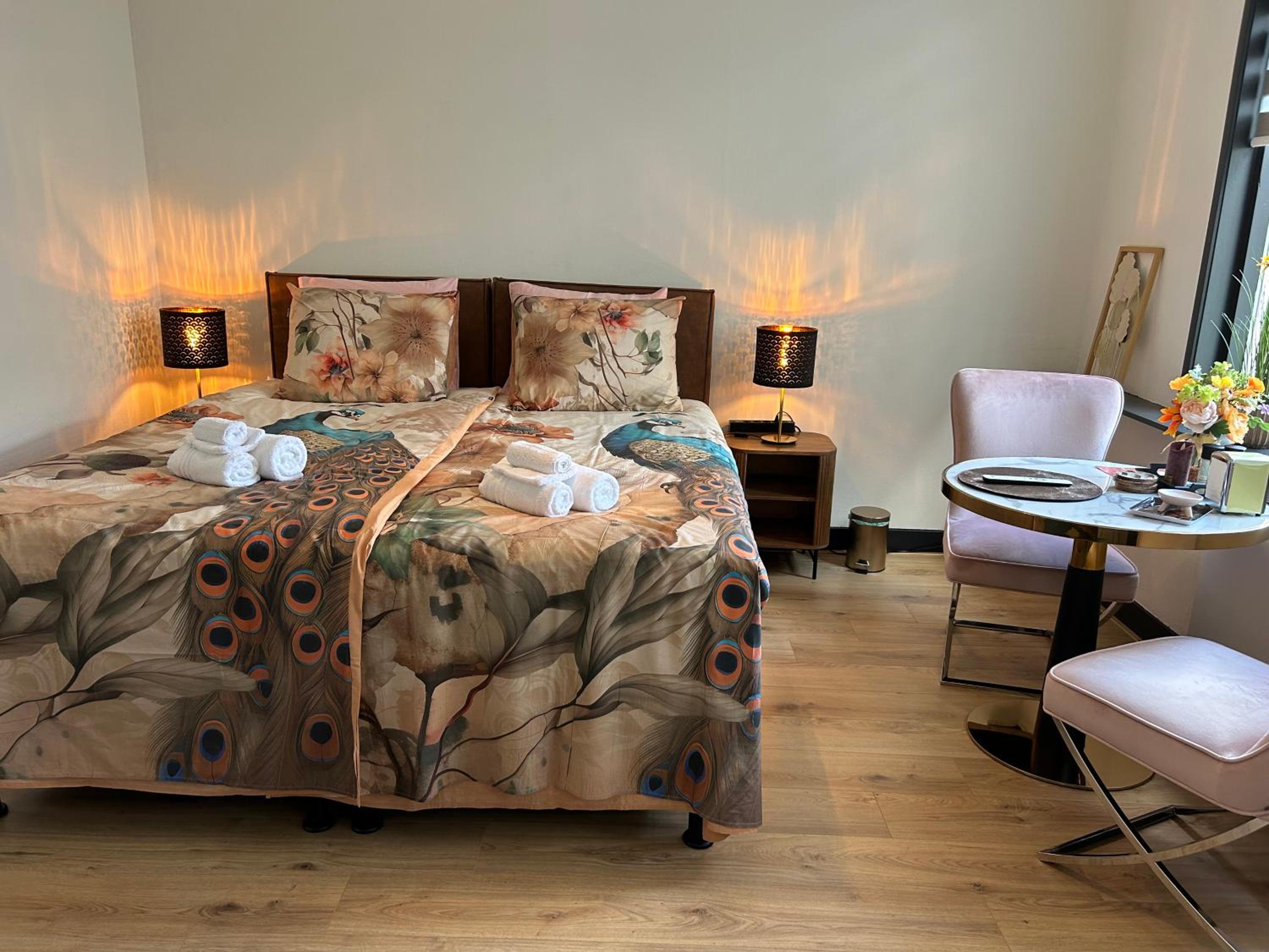 Deluxe King Room photo 1