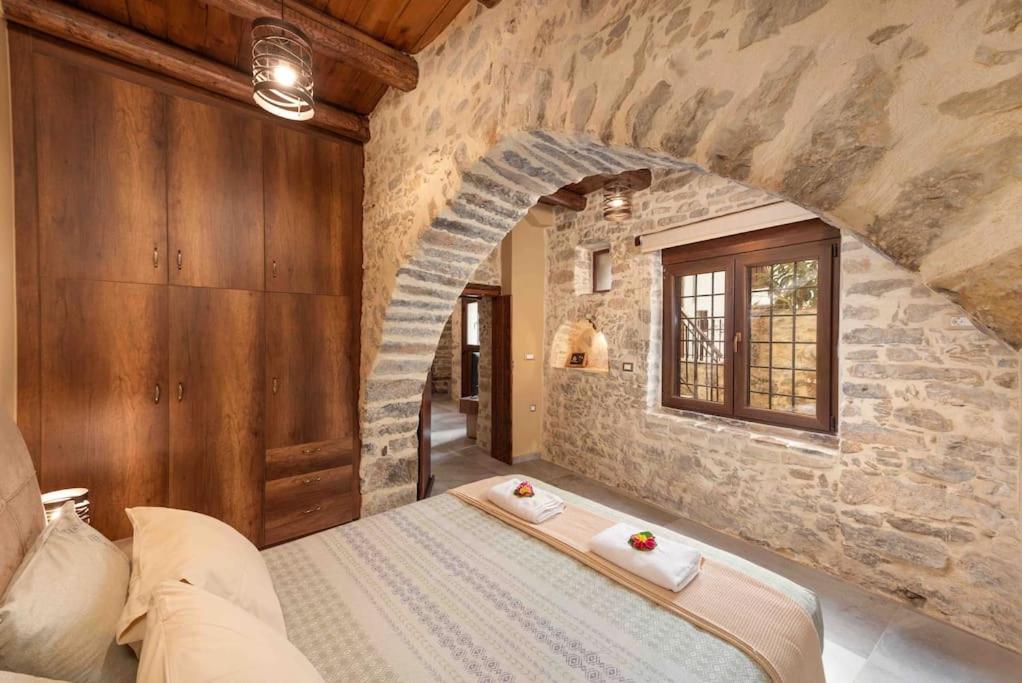 Three-Bedroom House photo 3