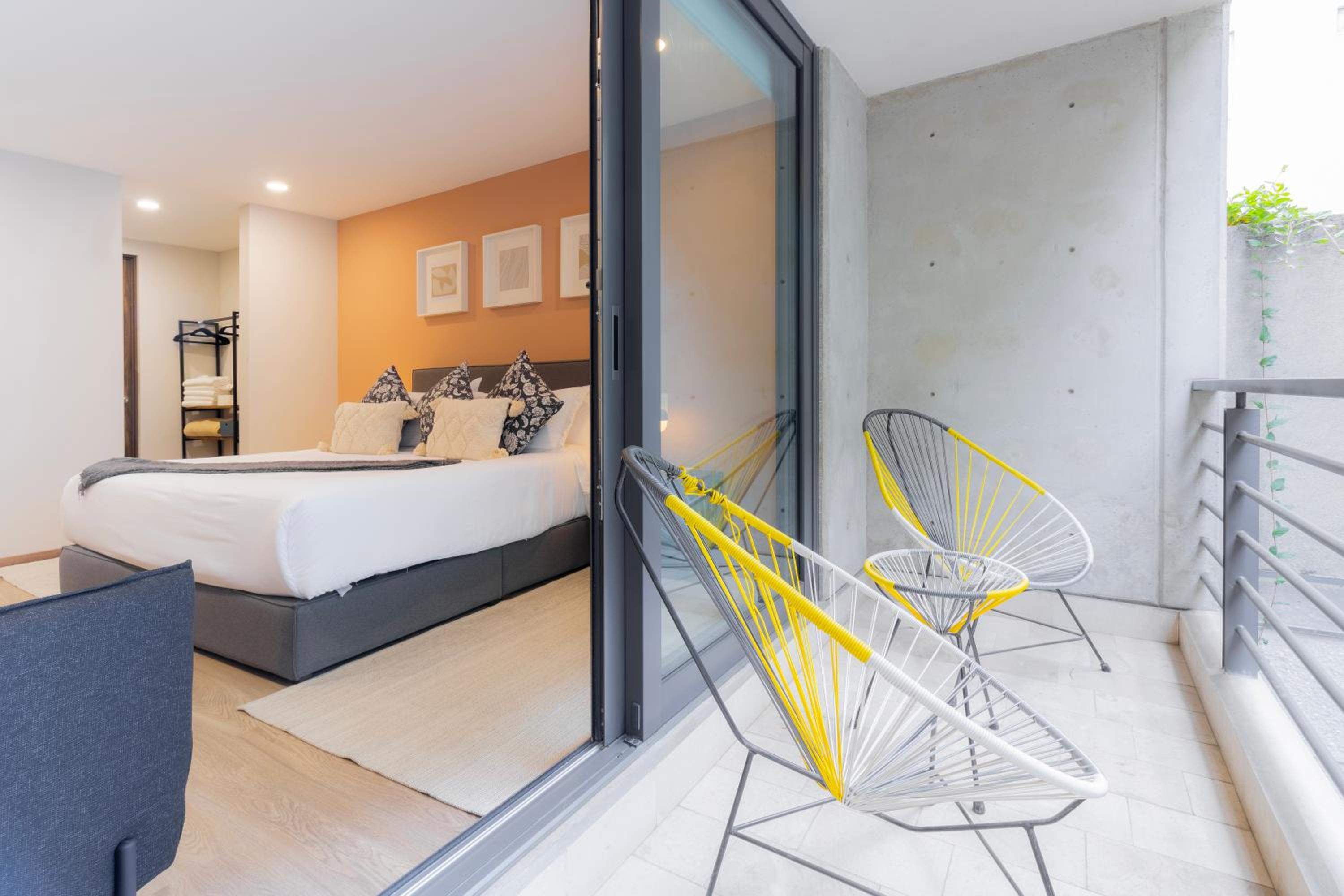 Luxury Apartment, 3 Bedrooms, Balcony
