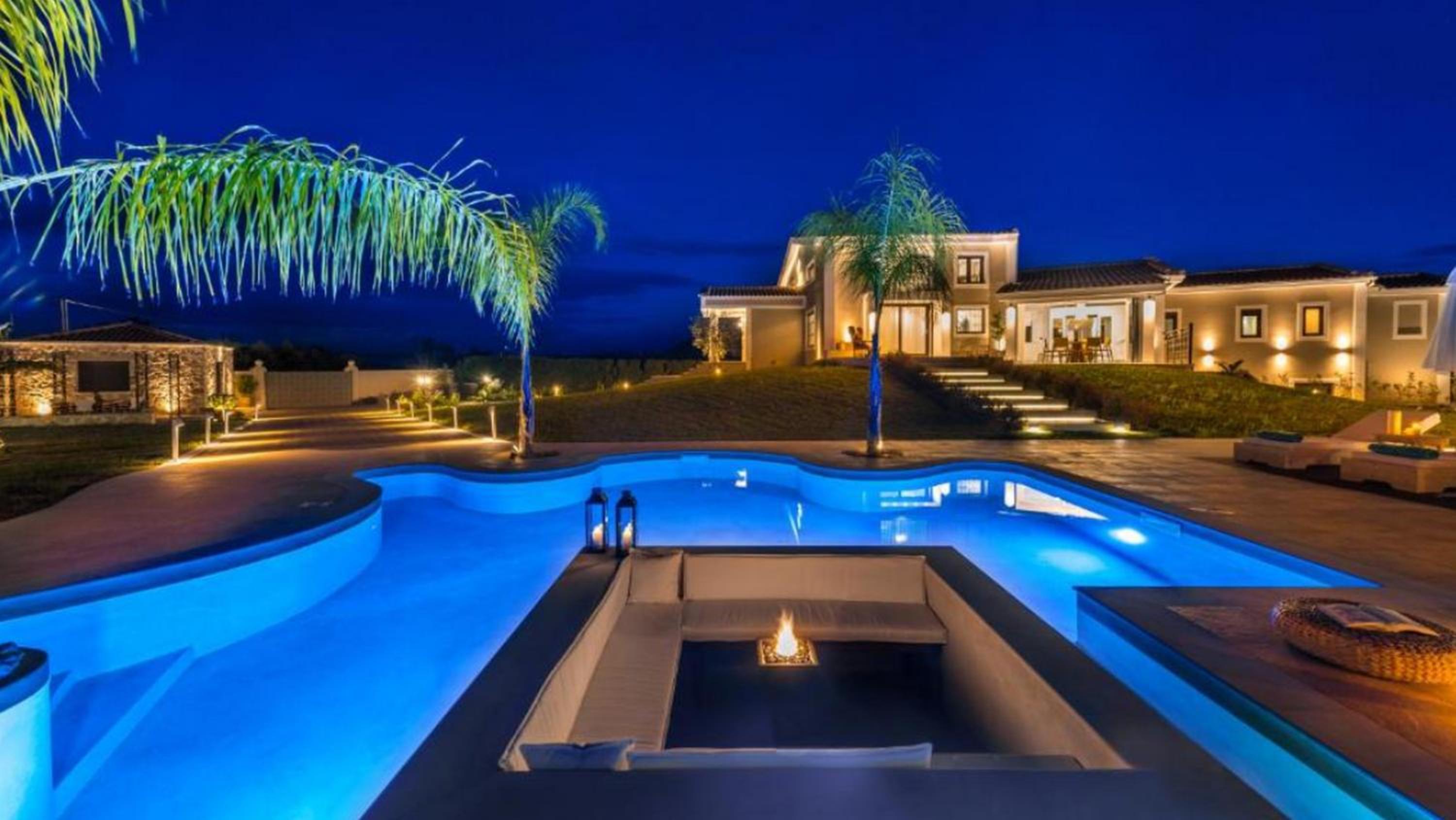 Five-Bedroom Villa photo 2