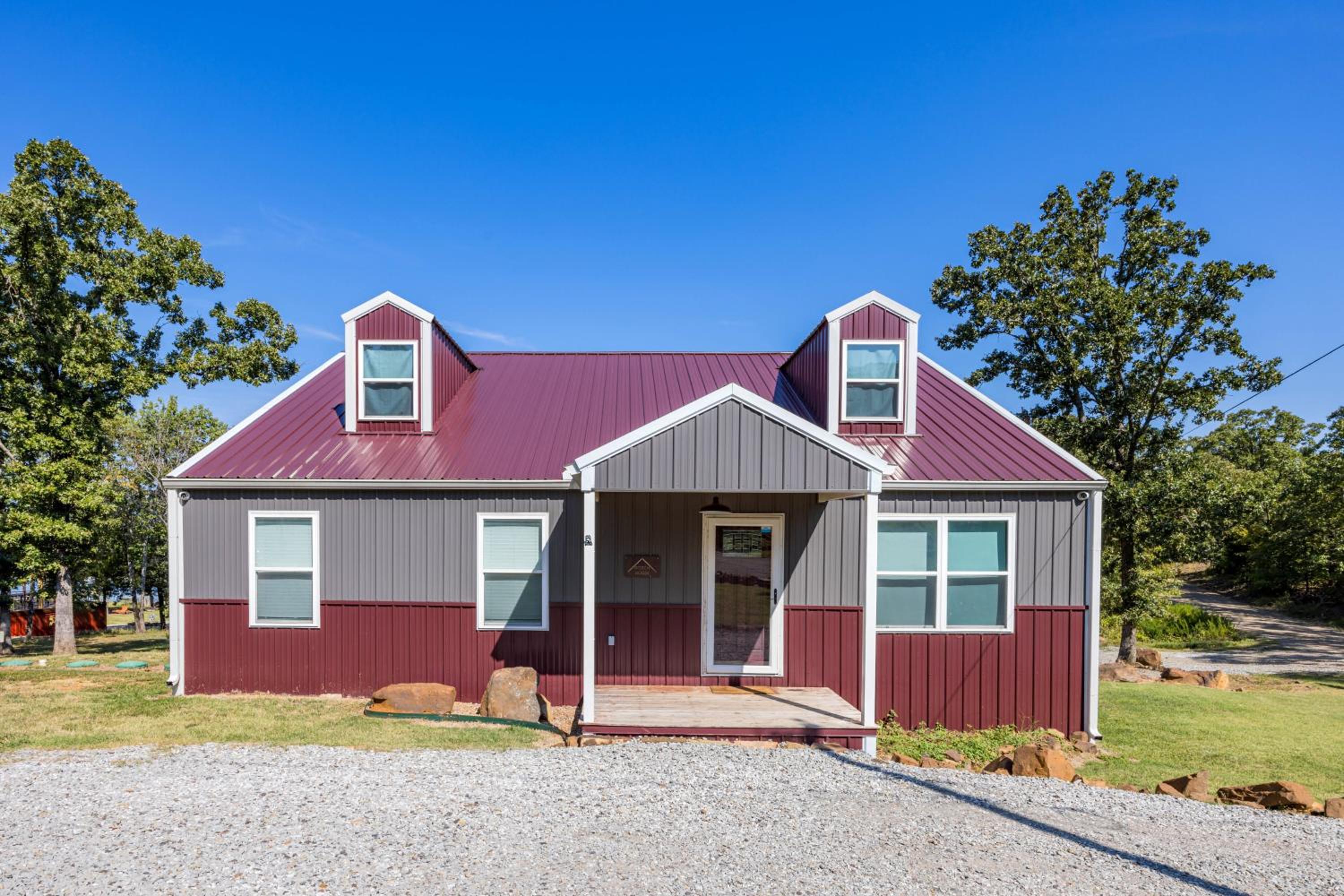 Three-Bedroom House photo 2
