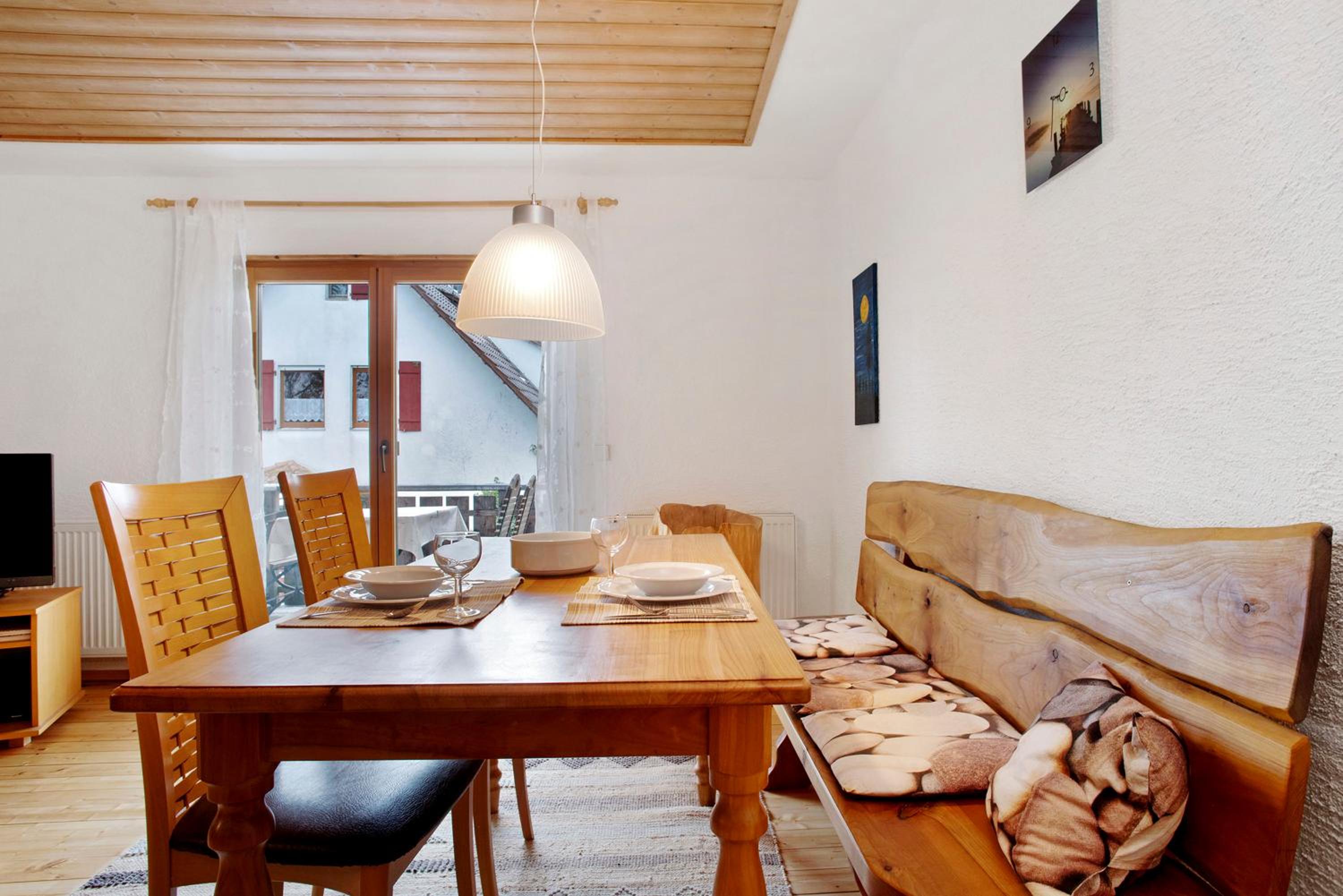 Two-Bedroom Deluxe Apartment with Garden View photo 2