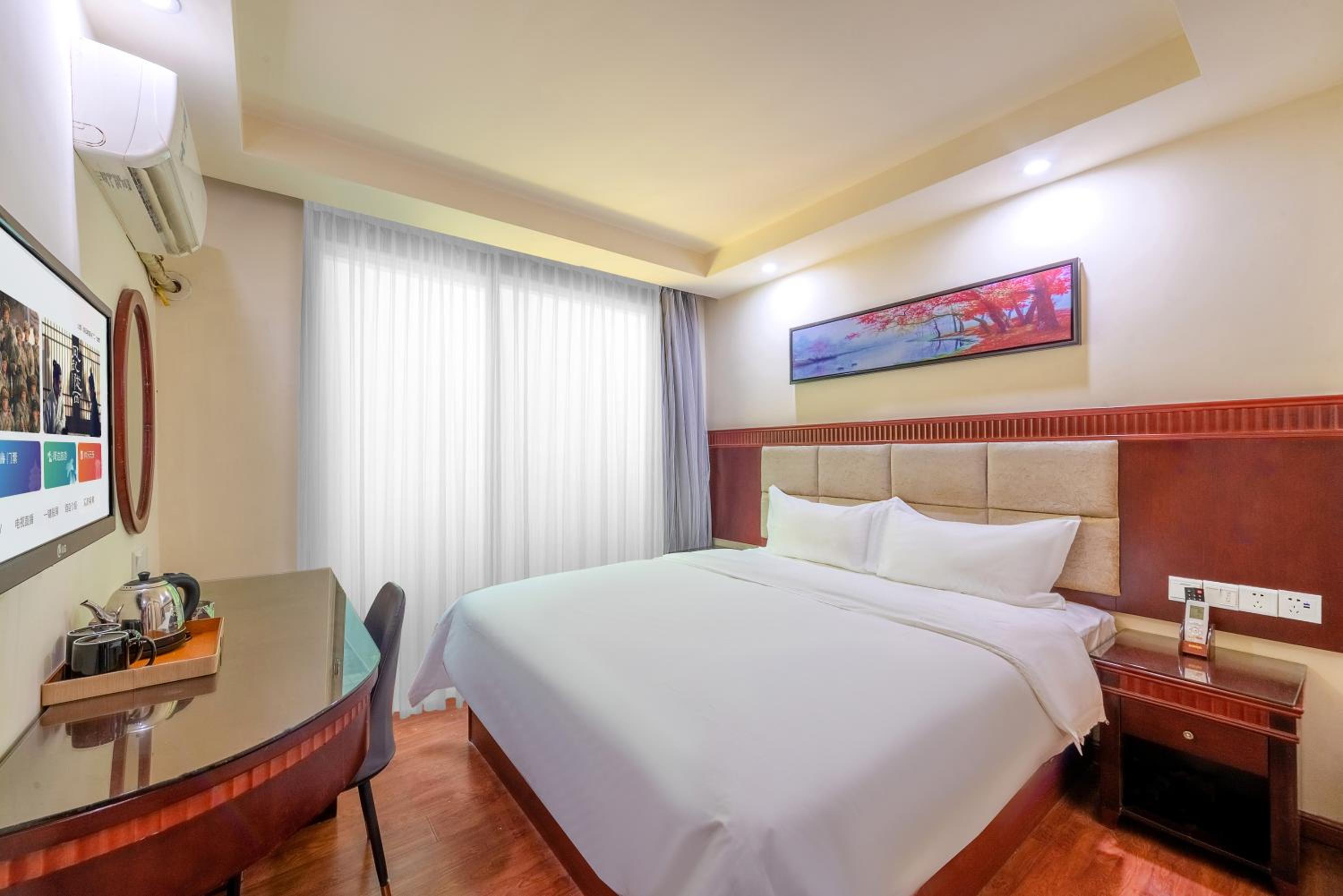 Large Double Room photo 3