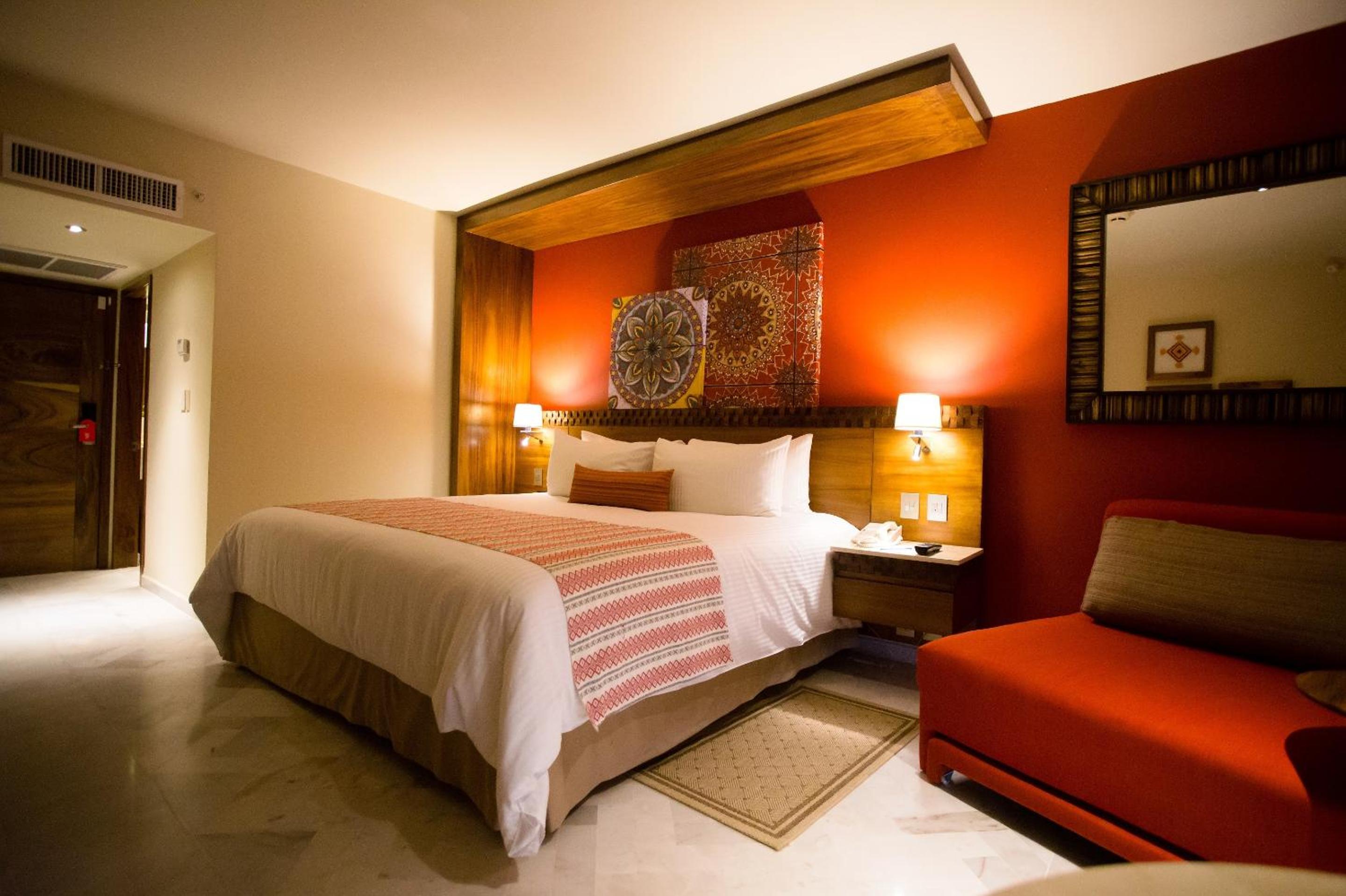 Deluxe Resort View King - Photo 1