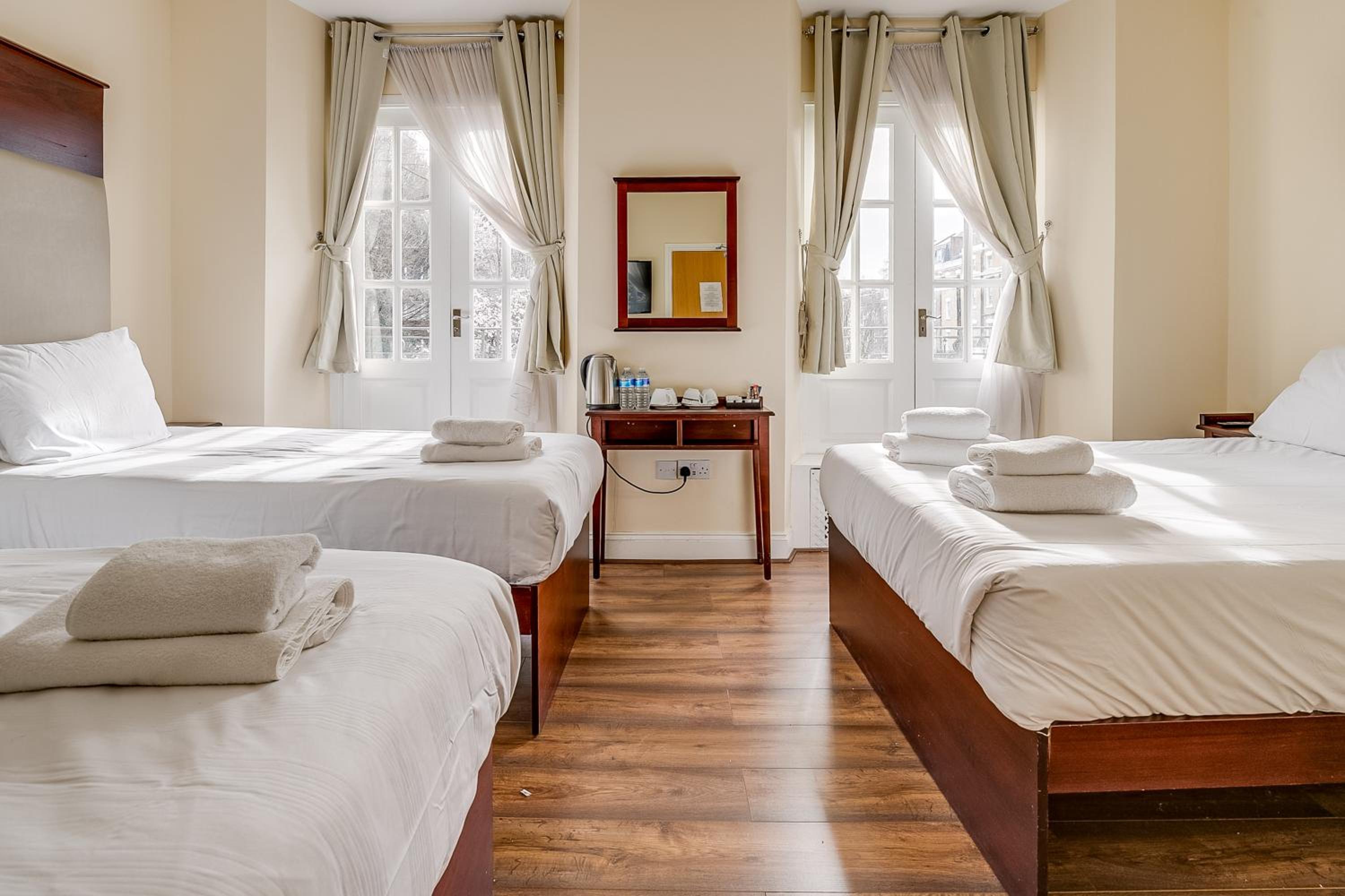Quadruple Room with Balcony photo 1