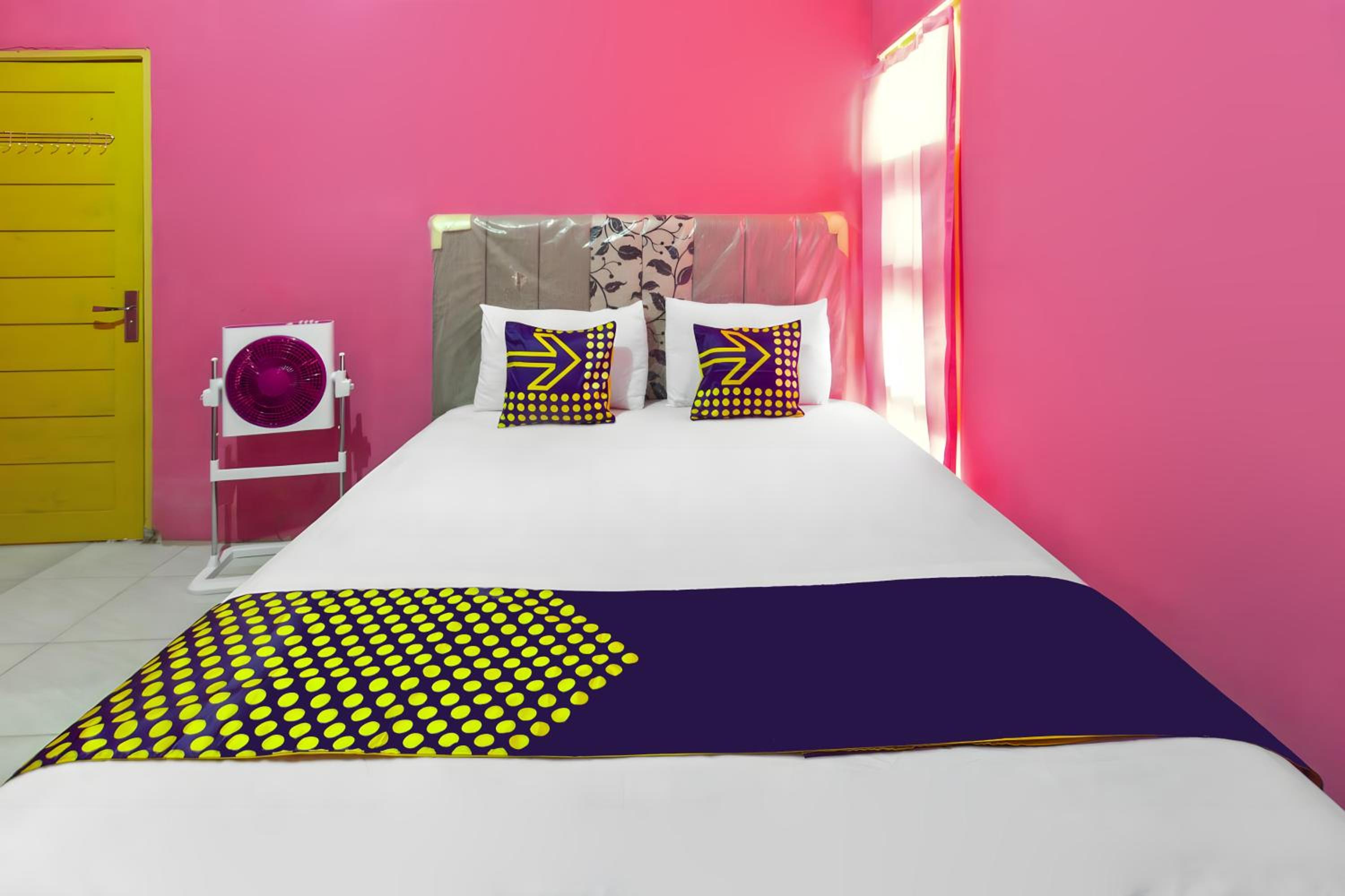 Standard Queen Room photo 2