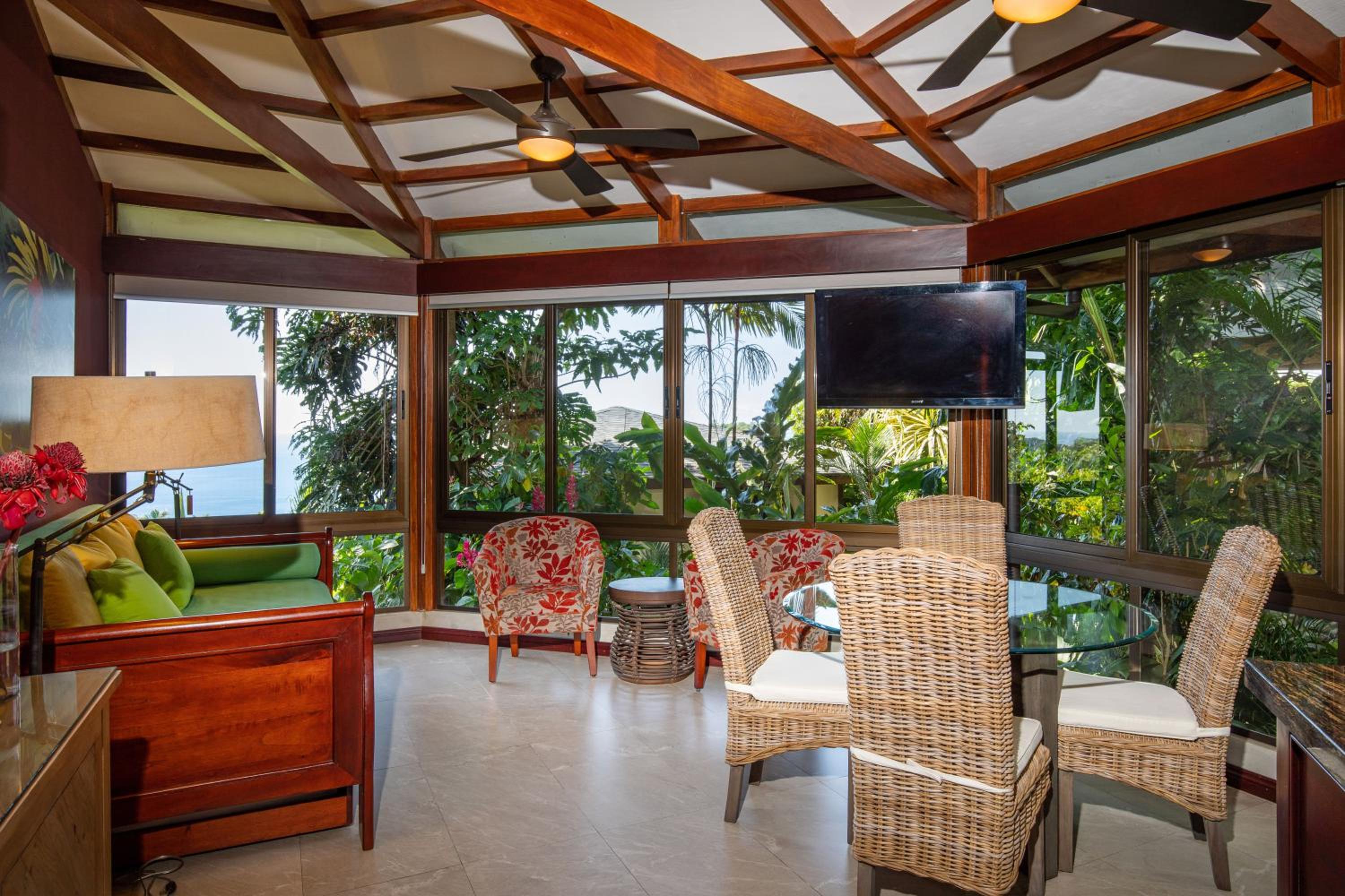 Deluxe Bungalow